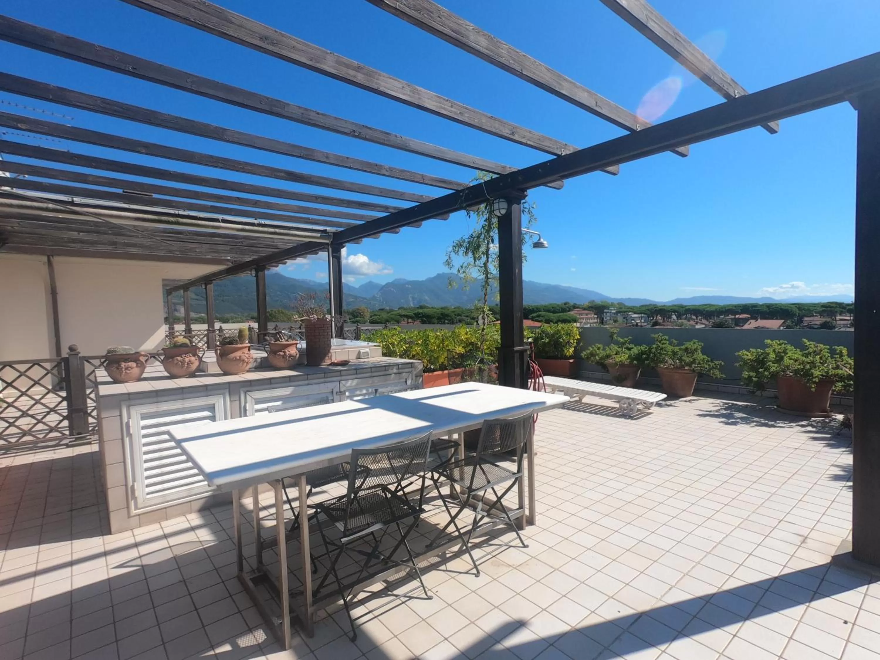 Restaurant/Places to Eat in Michelangelo rta