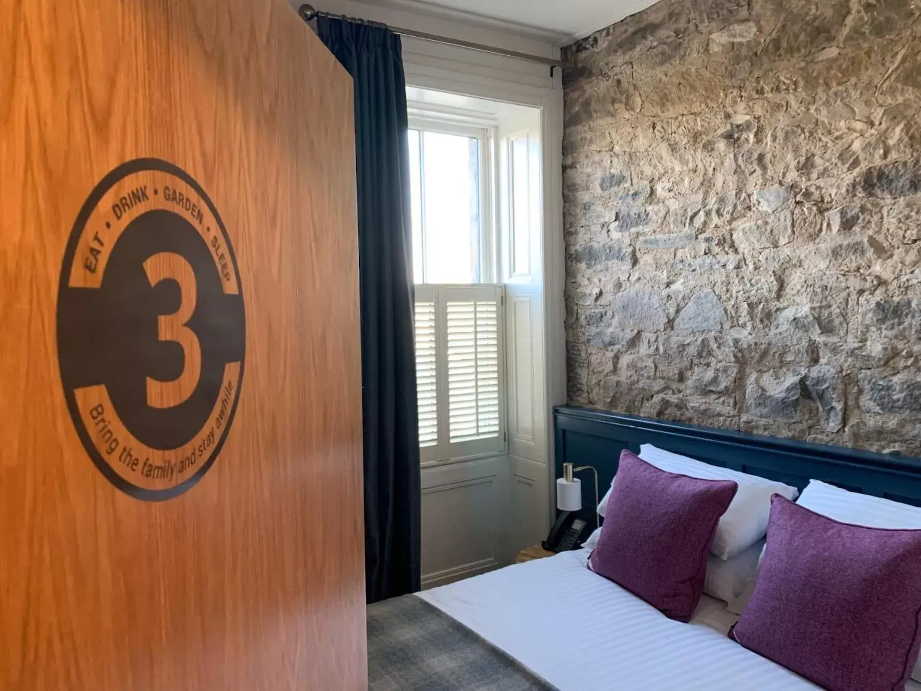 Double Room with Private Bathroom in The Balerno Inn Double Room with Private Bathroom in The Balerno Inn