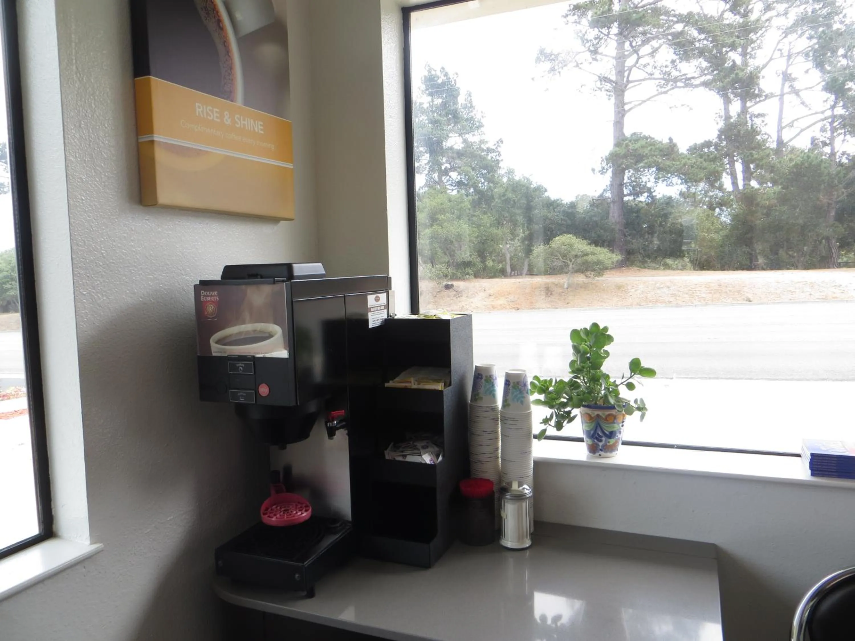 Lobby or reception in Motel 6 - Downtown Monterey