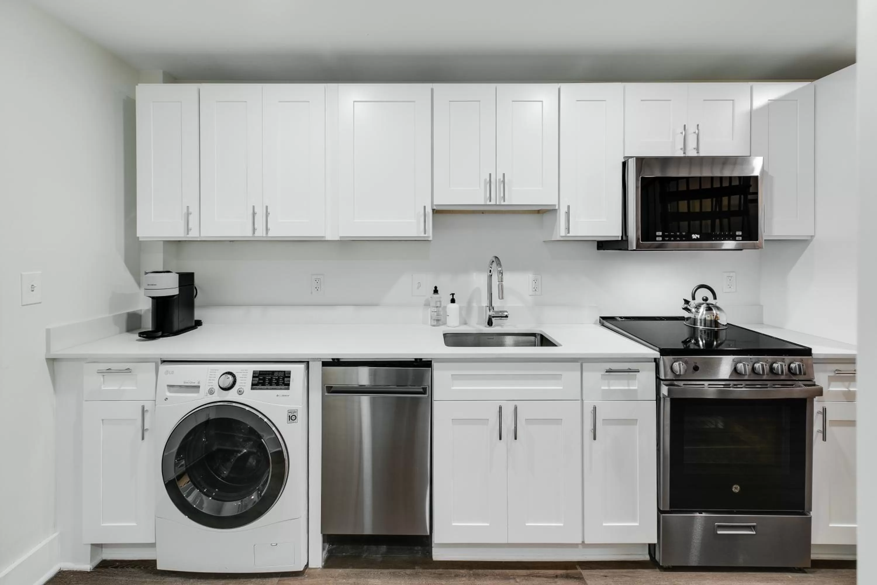 Coffee/tea facilities in The Ledger Residences by Sosuite - Old City