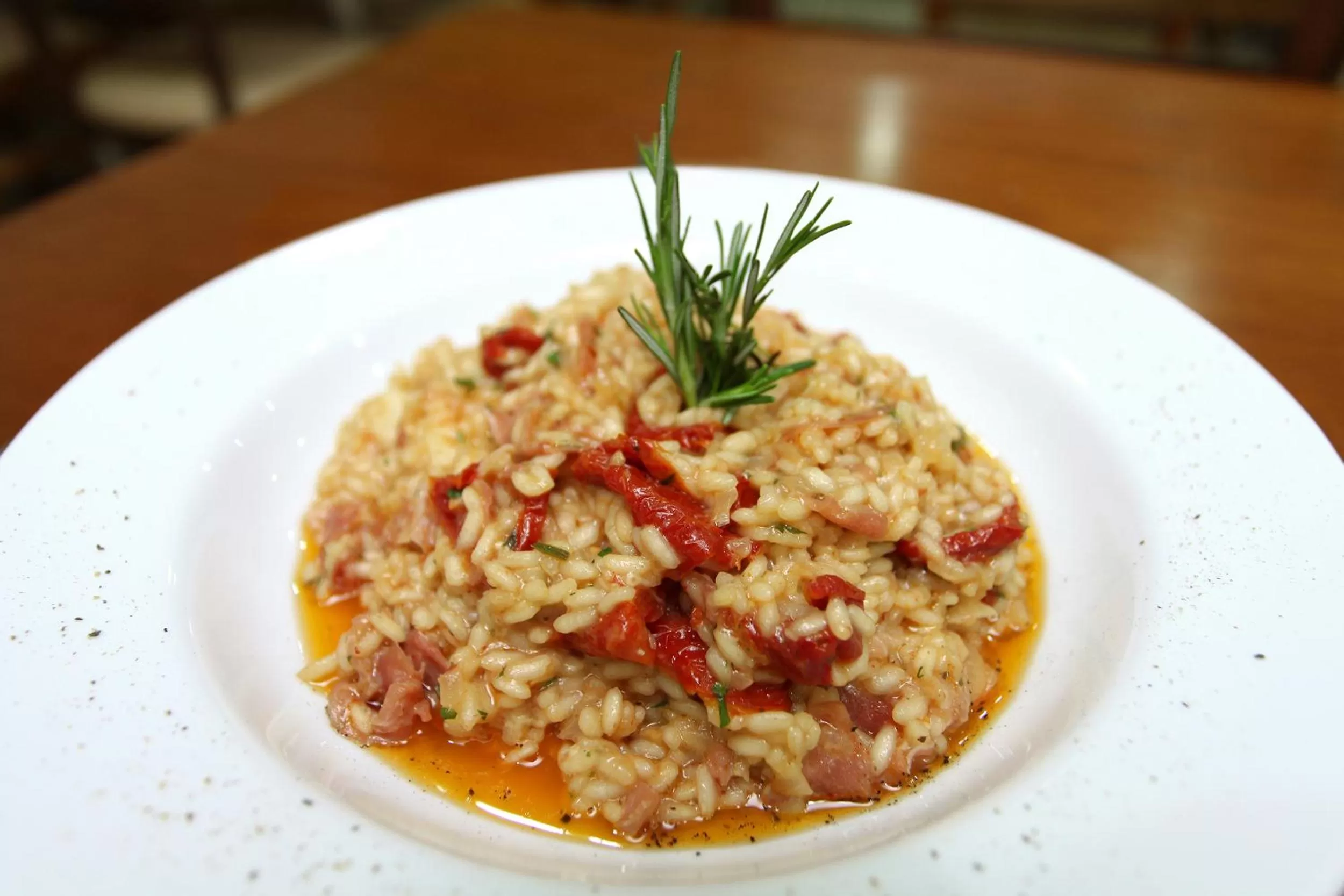 Restaurant/places to eat in Elegance Praia Hotel