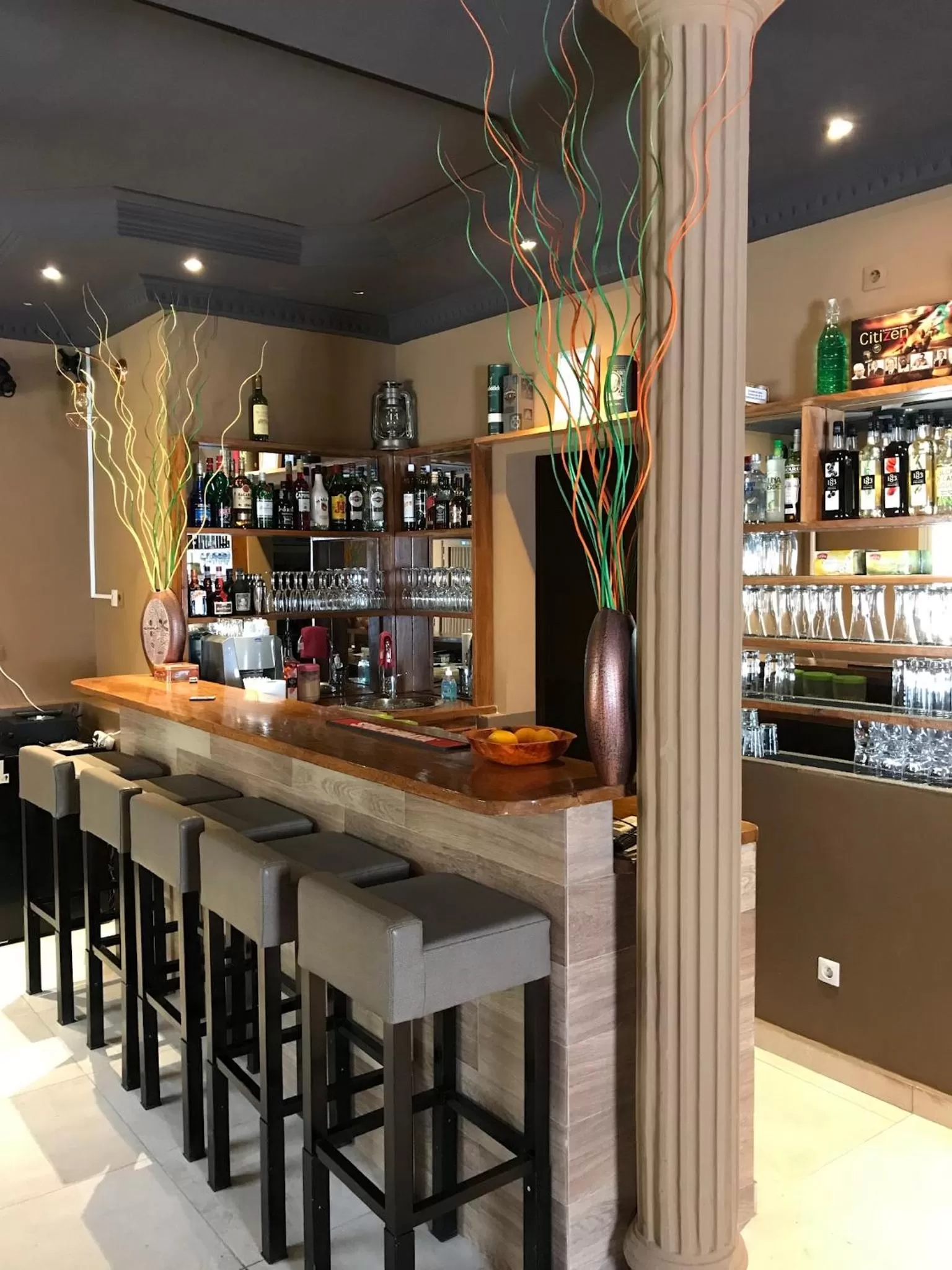 Restaurant/places to eat in J PAD