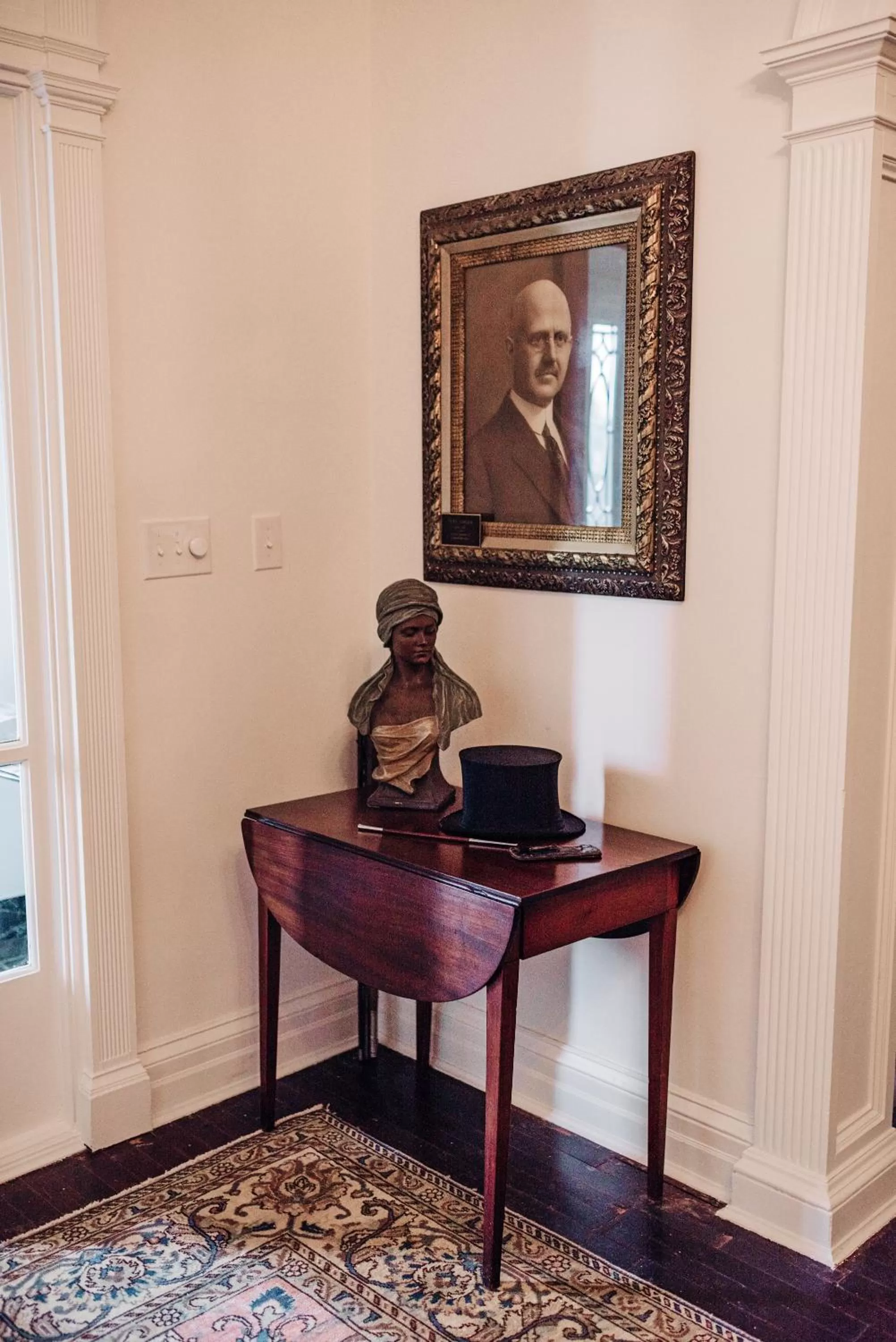Decorative detail in Benn Conger Inn