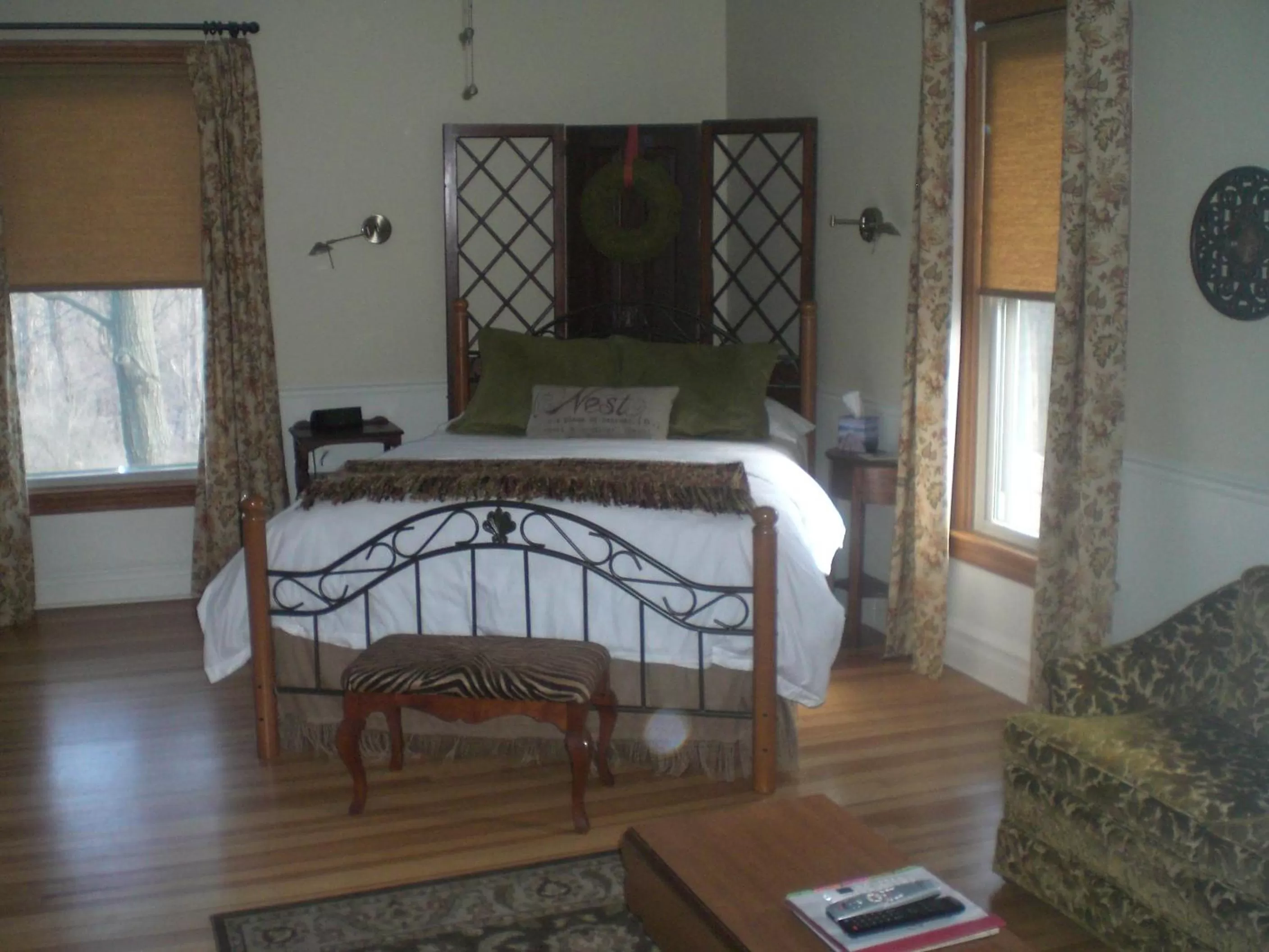 Bed in The Inn at Ragged Edge