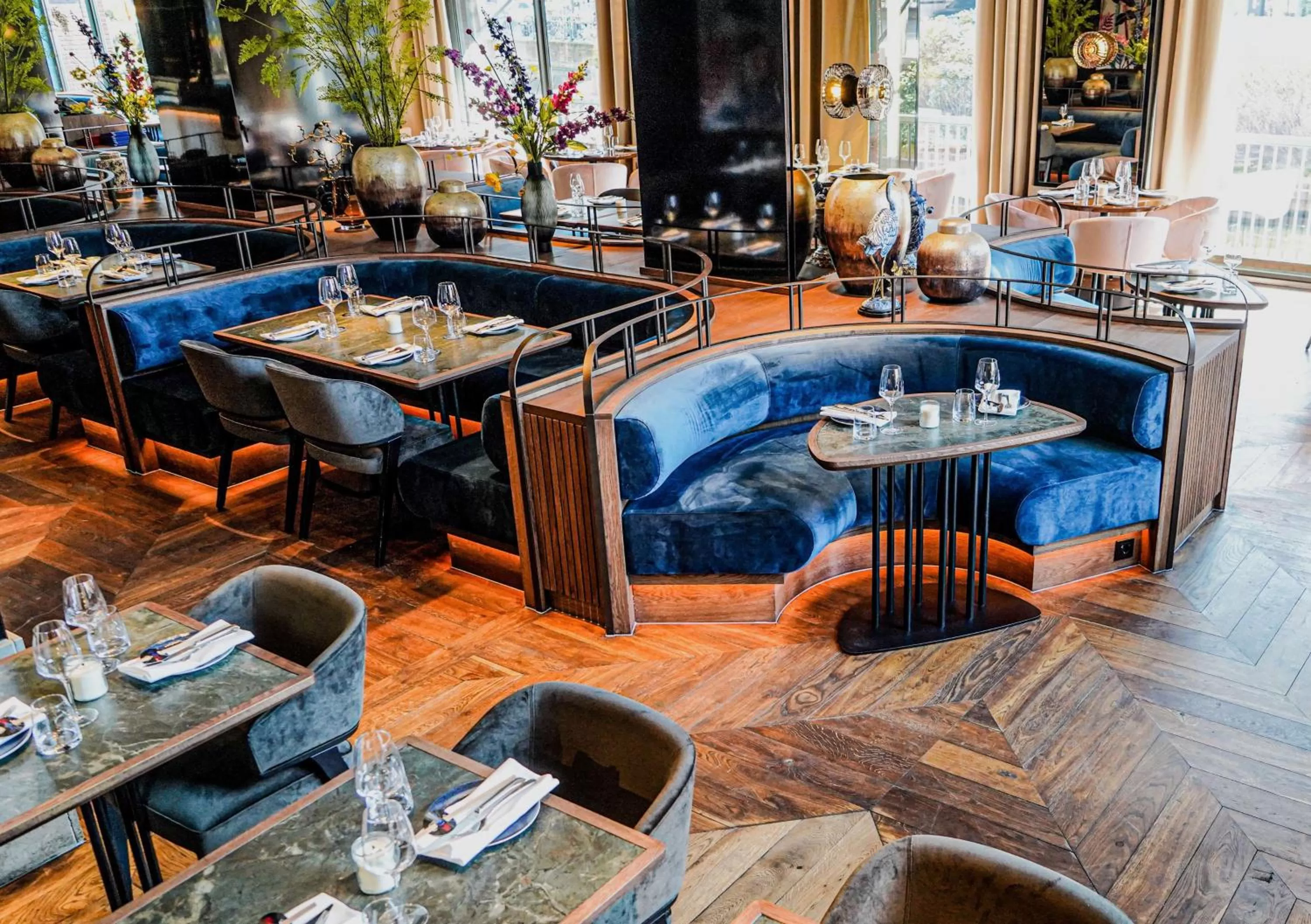 Restaurant/places to eat in Hilton The Hague