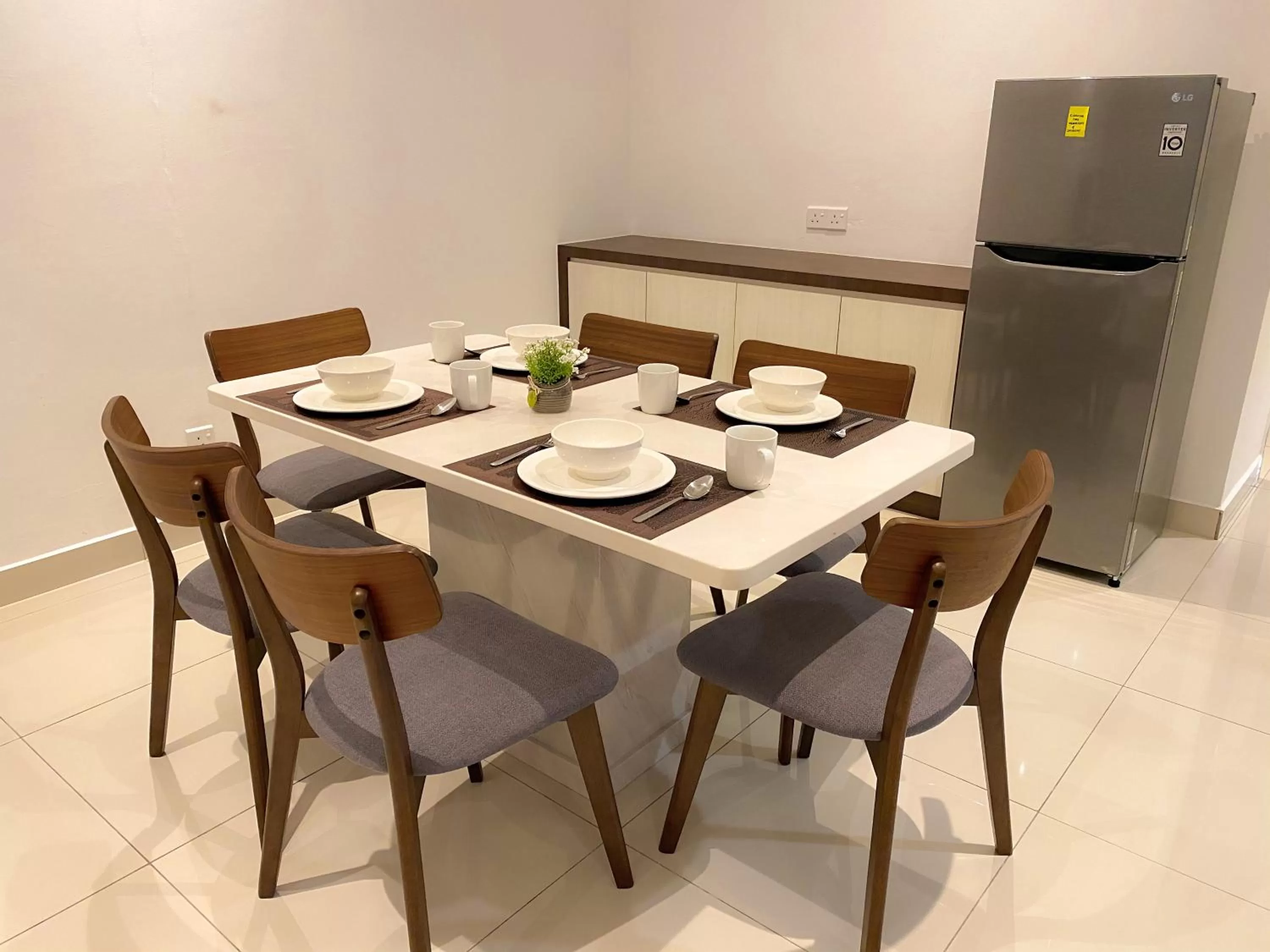 Dining area in AZ Hotel & Serviced Apartments