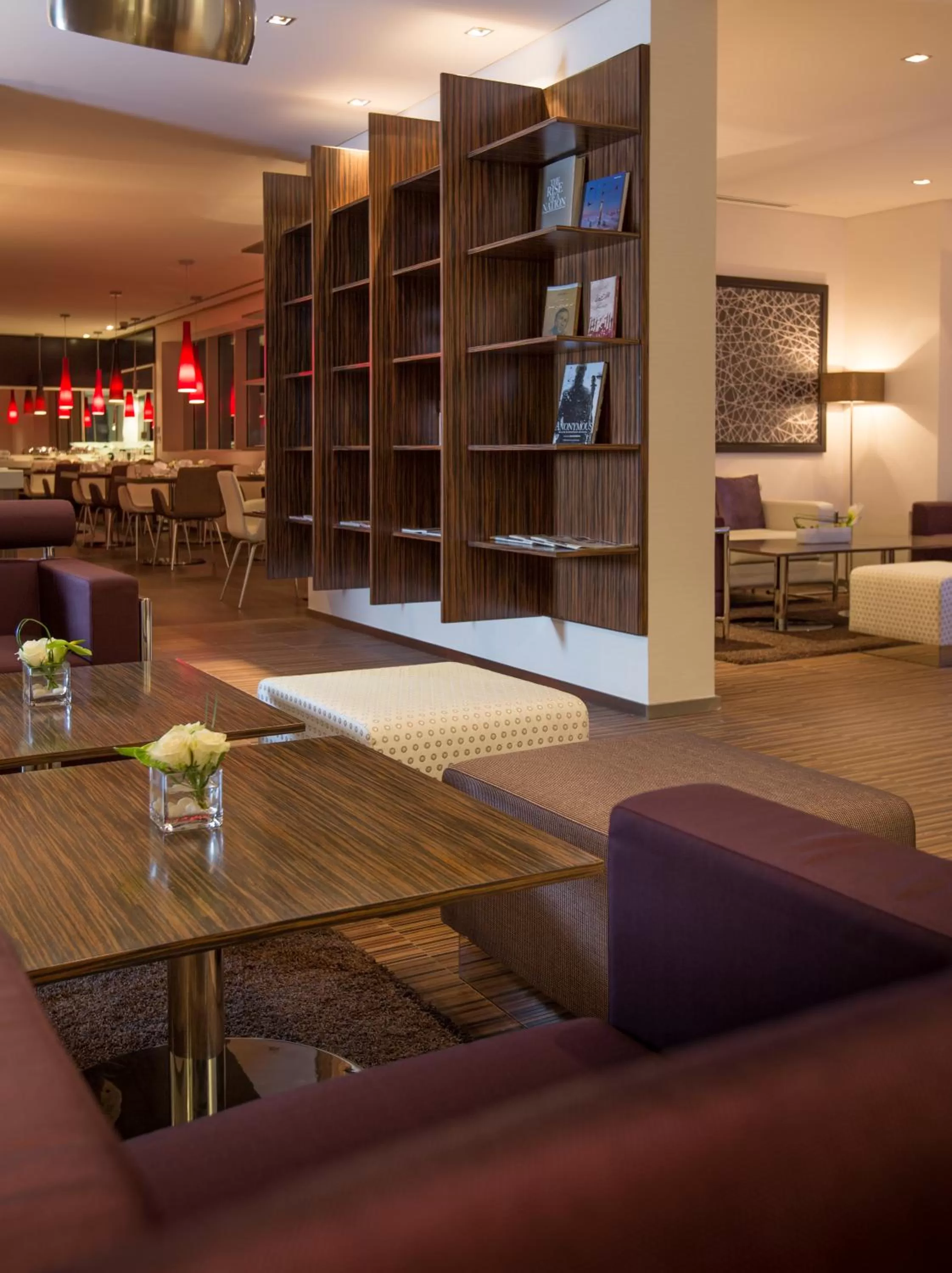 Lounge or bar in Pullman Dubai Jumeirah Lakes Towers