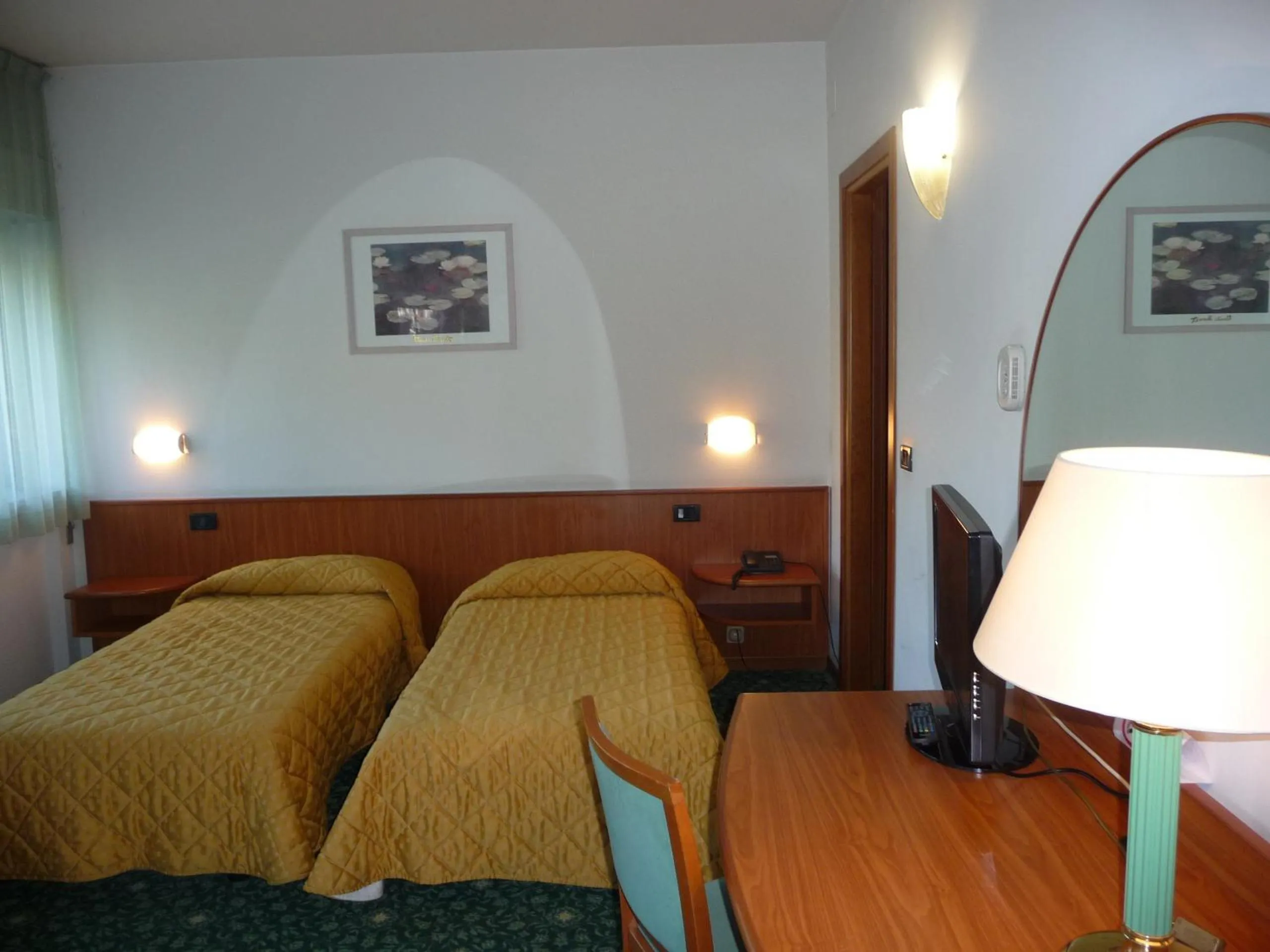 Bed in Hotel Cristallo