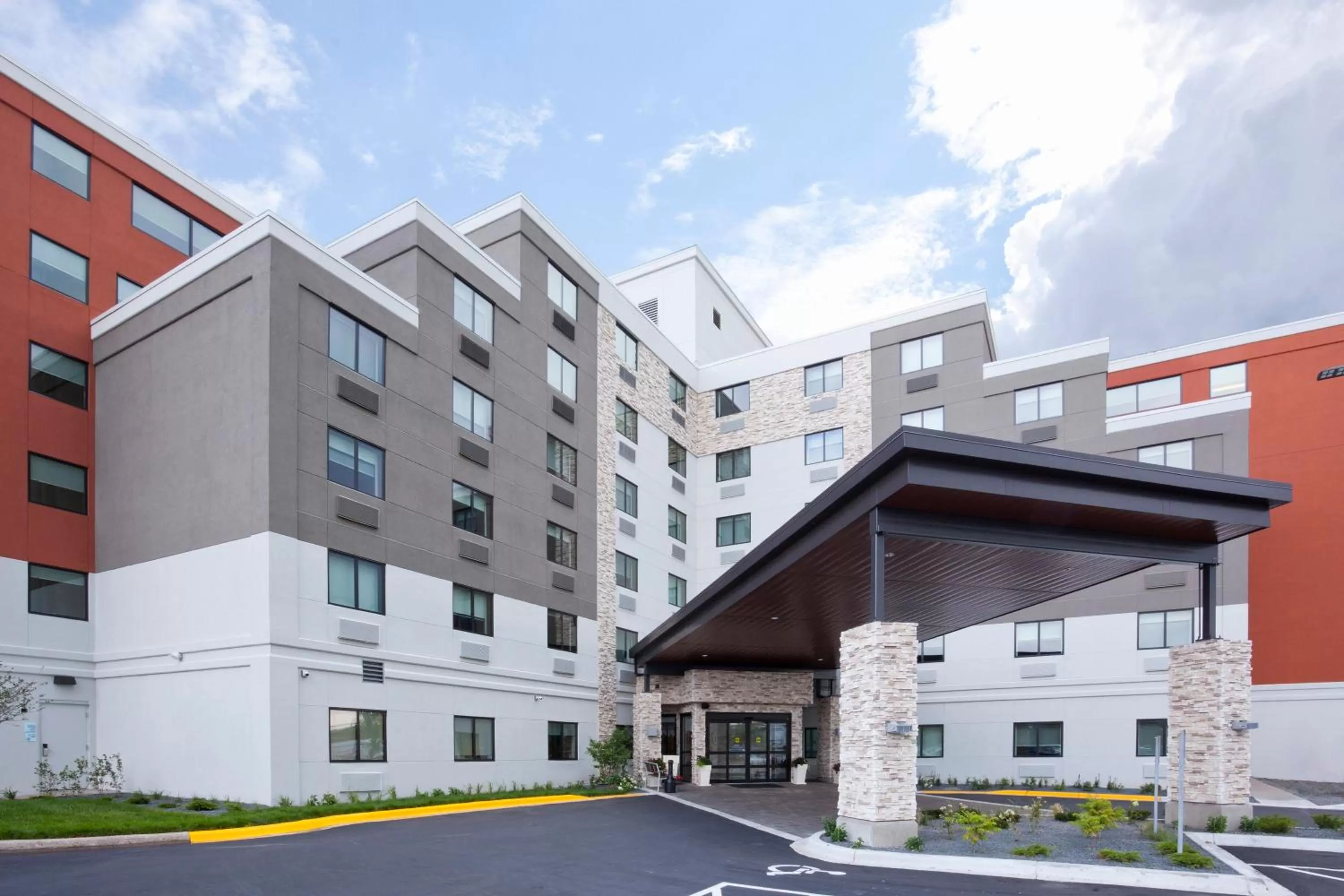 Property building in Holiday Inn Express Roseville-St. Paul by IHG