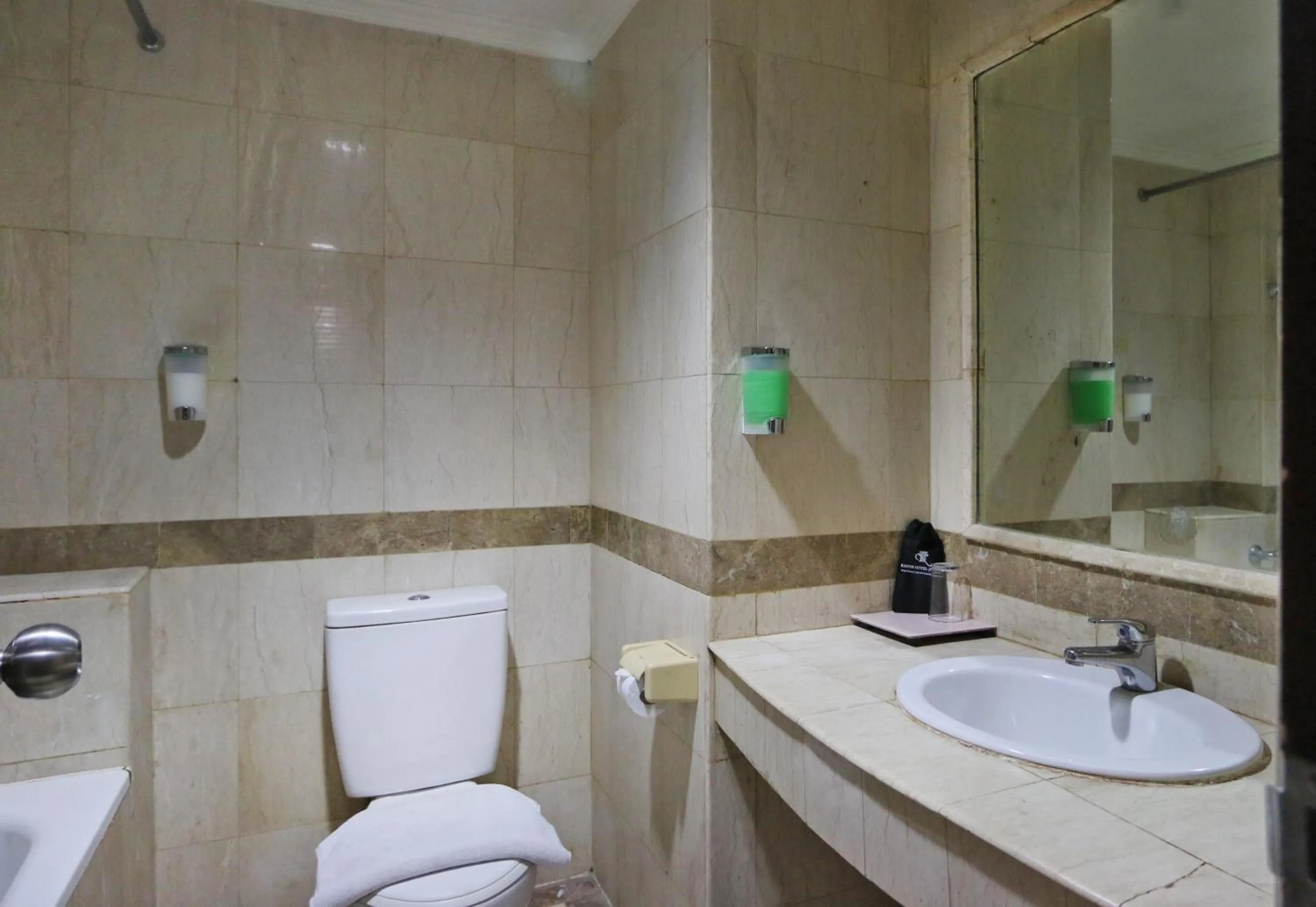 Shower in Hotel Kaisar