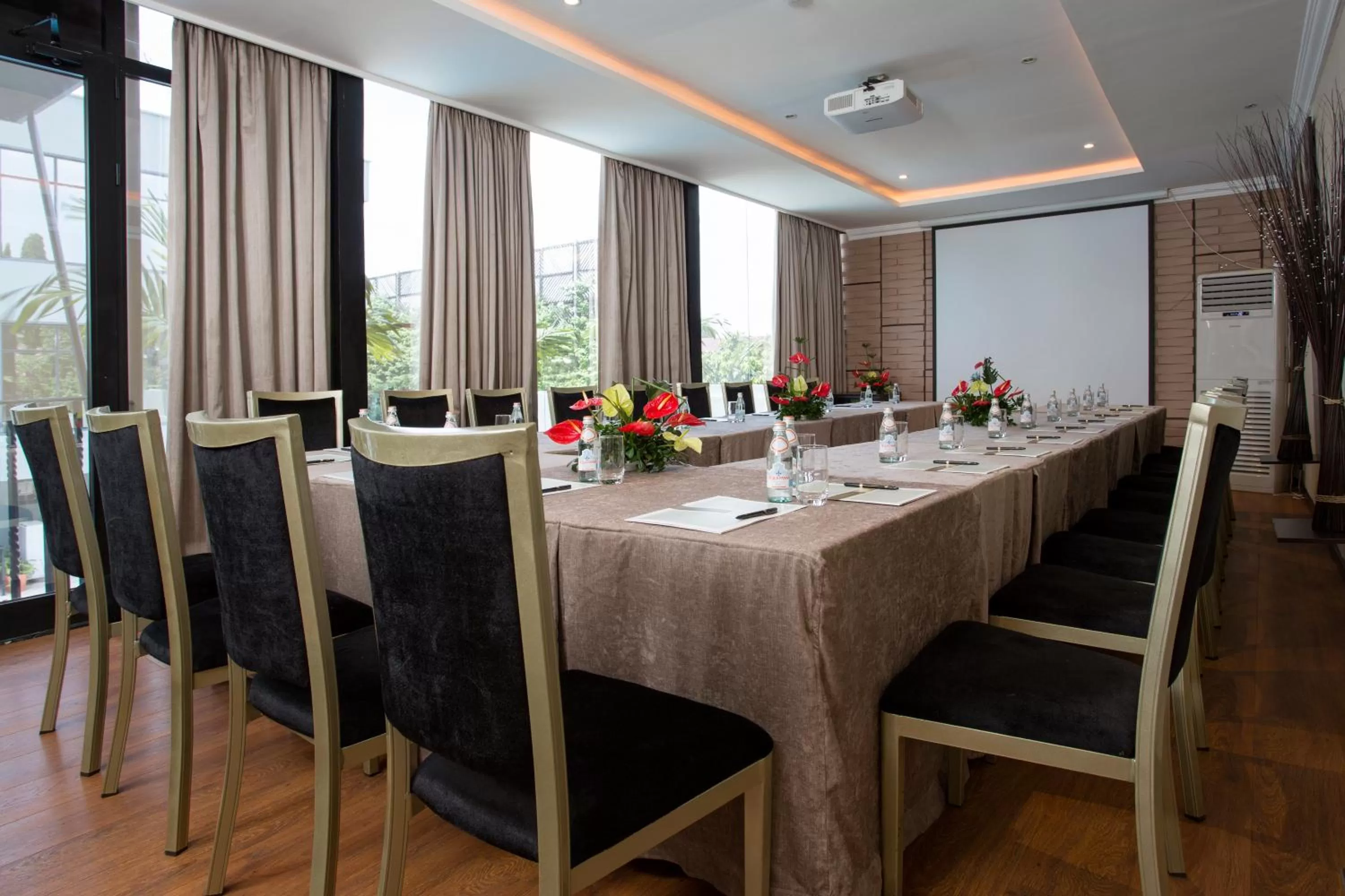 Meeting/conference room in Villa Monticello Boutique Hotel