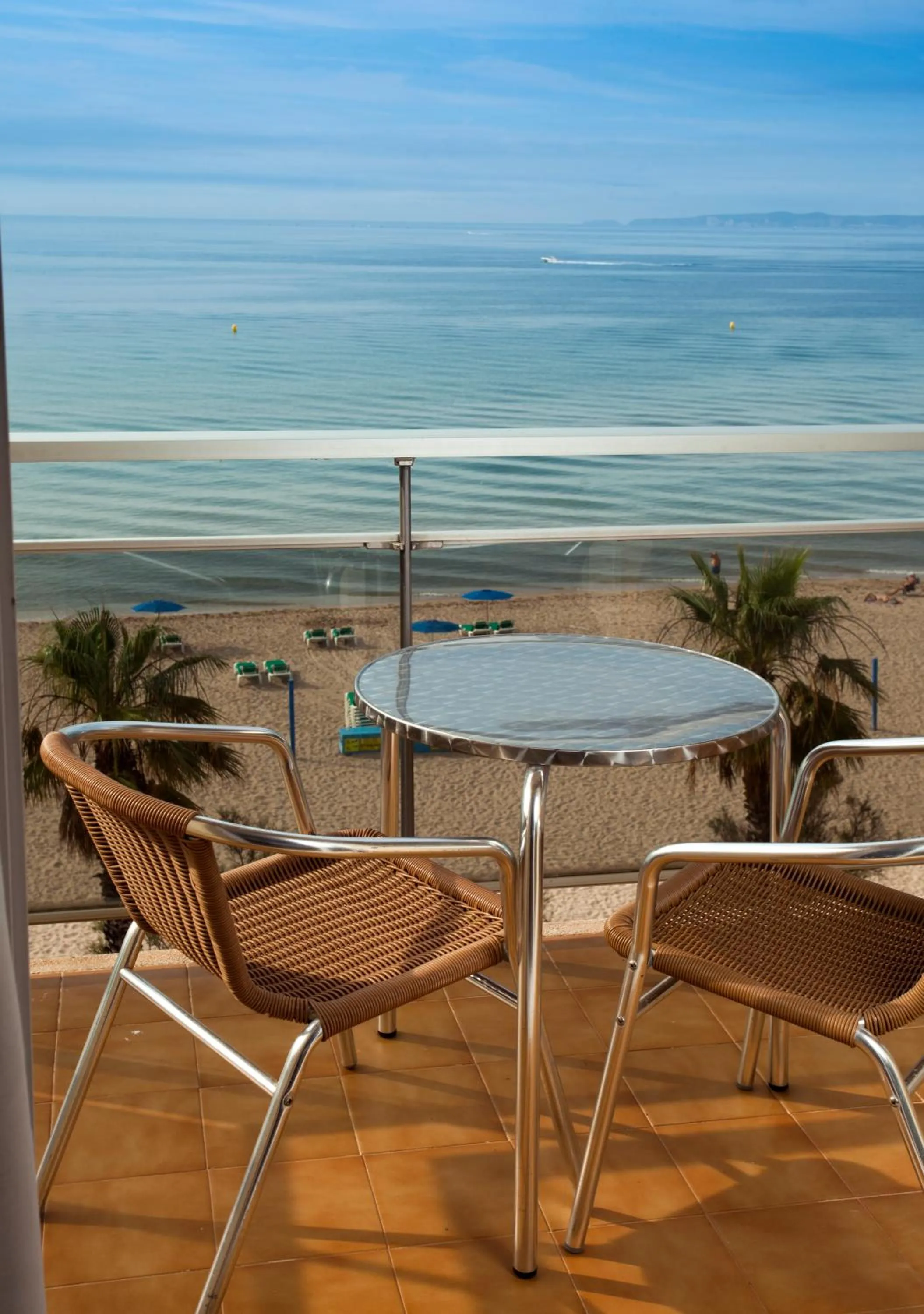 Day in Hotel Monterrey Roses by Pierre & Vacances