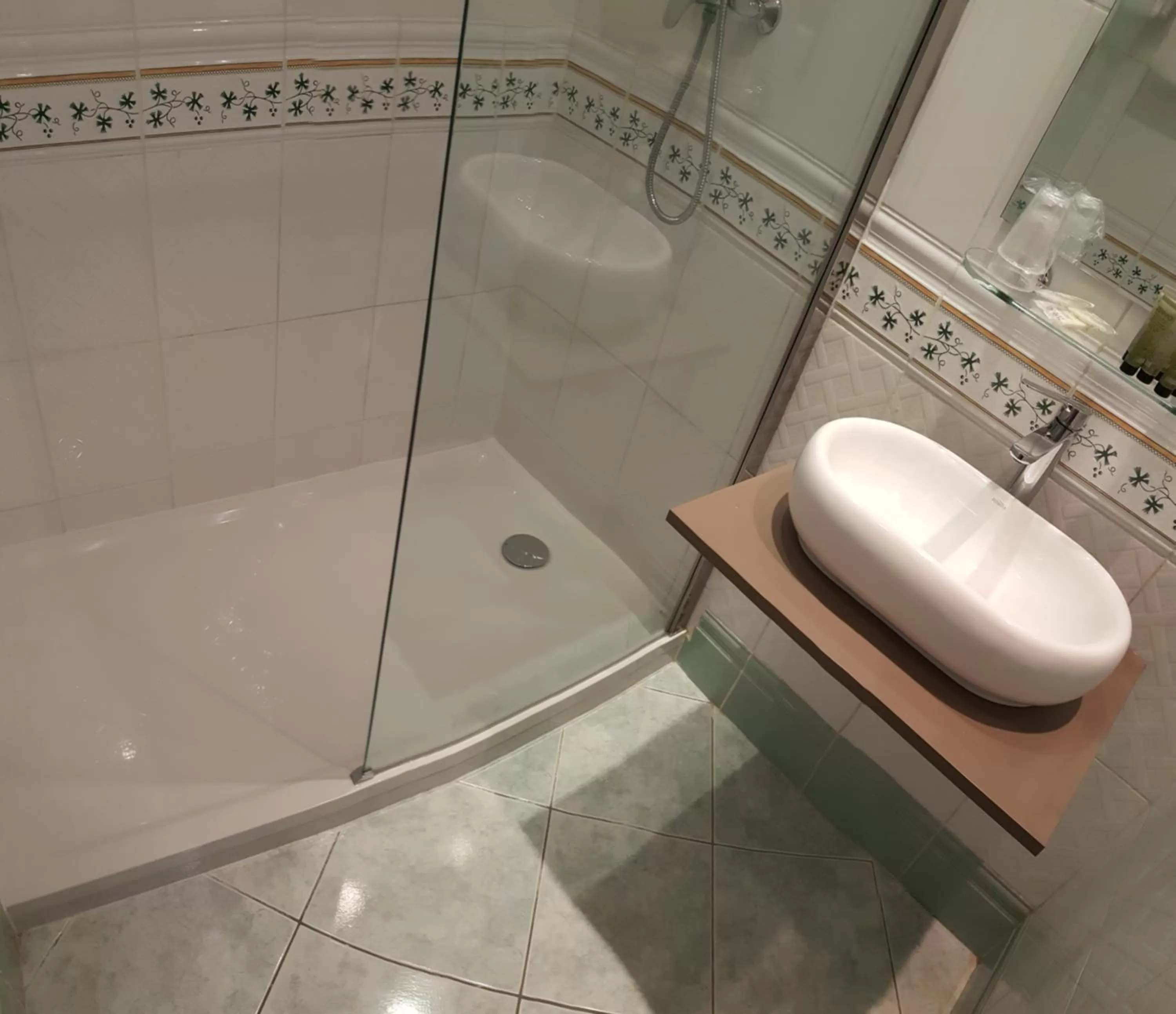 Bathroom in Grand Hôtel Des Gobelins