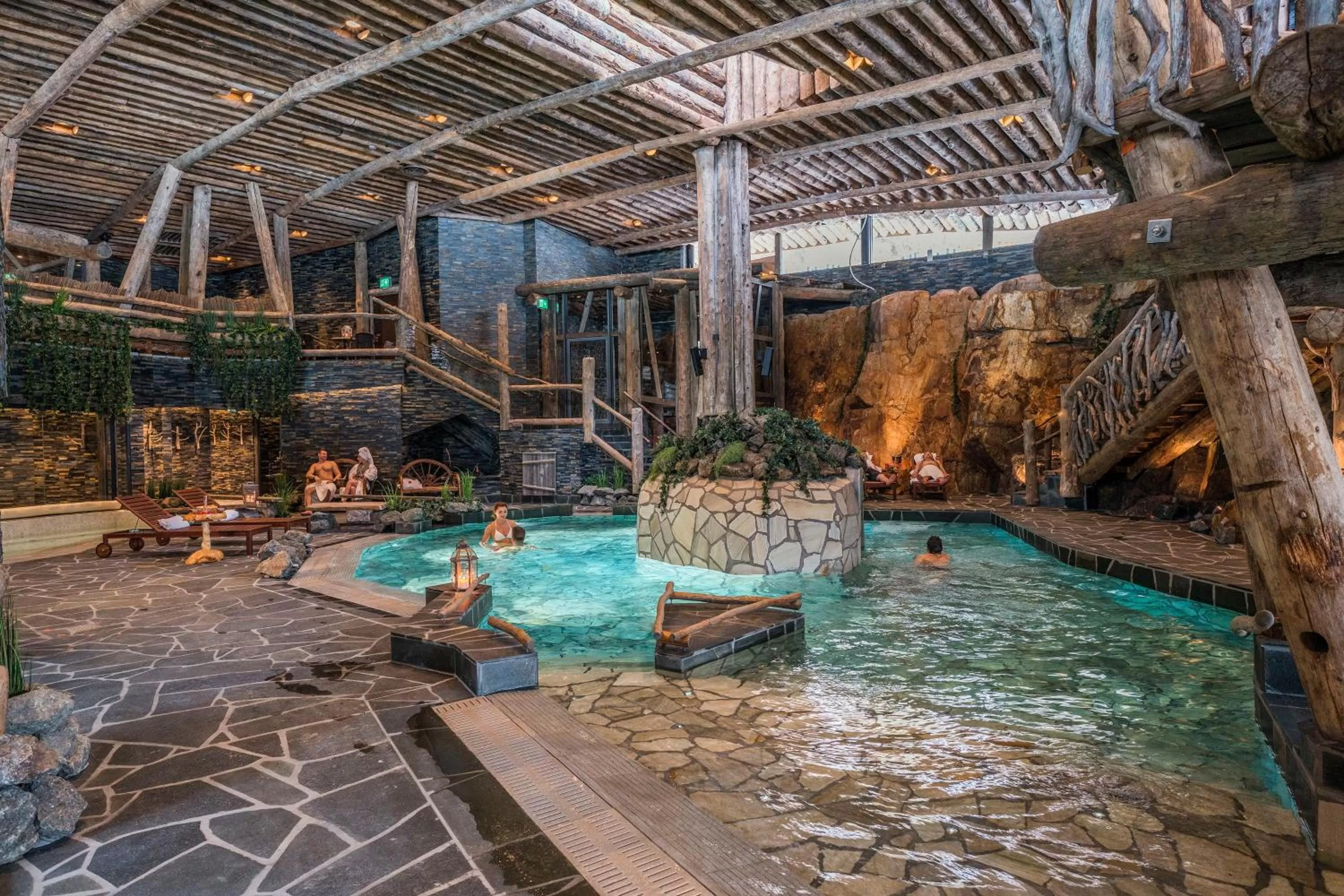 Swimming pool in Hotel & Spa Resort Järvisydän