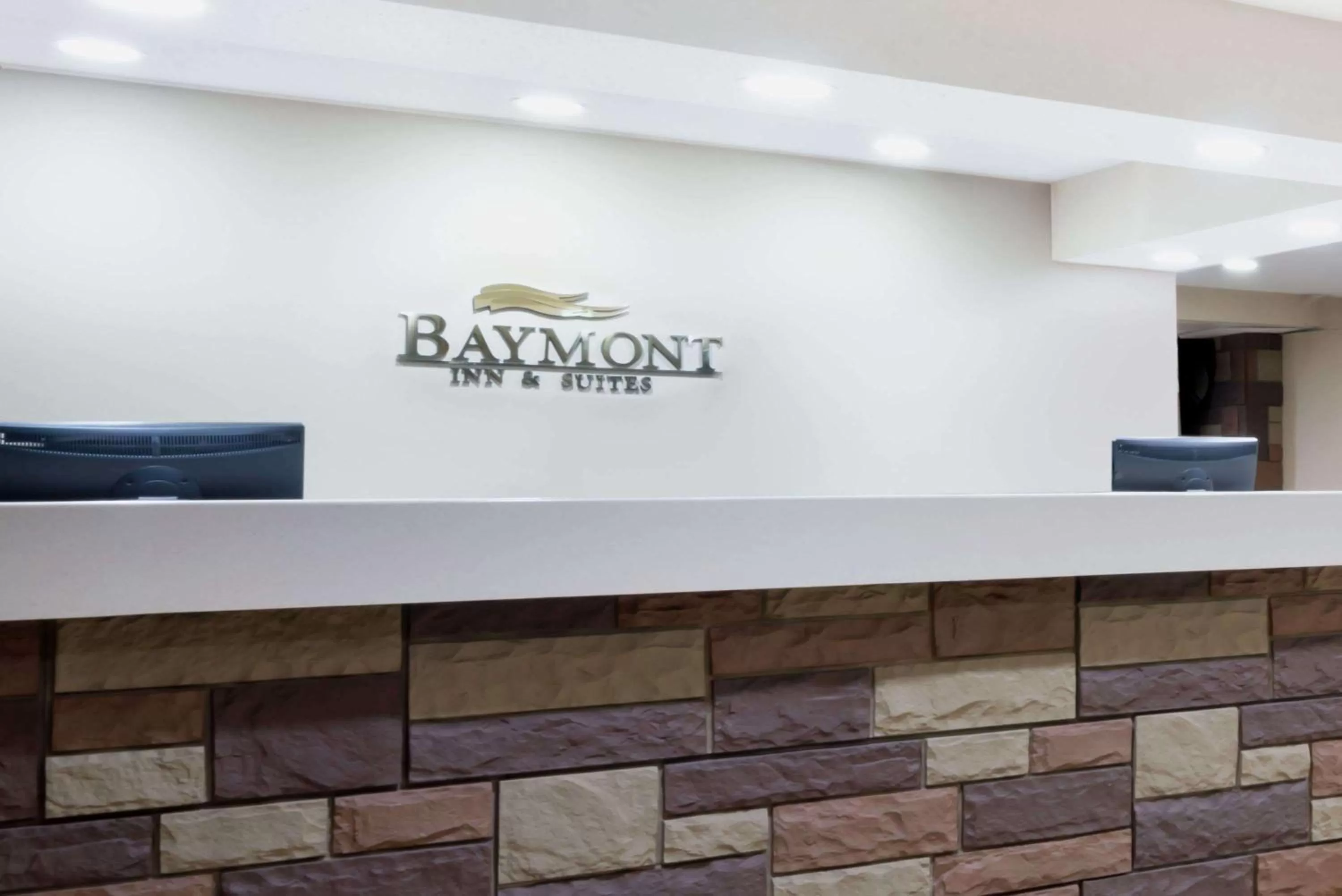 Lobby or reception in Baymont by Wyndham Columbus/Rickenbacker