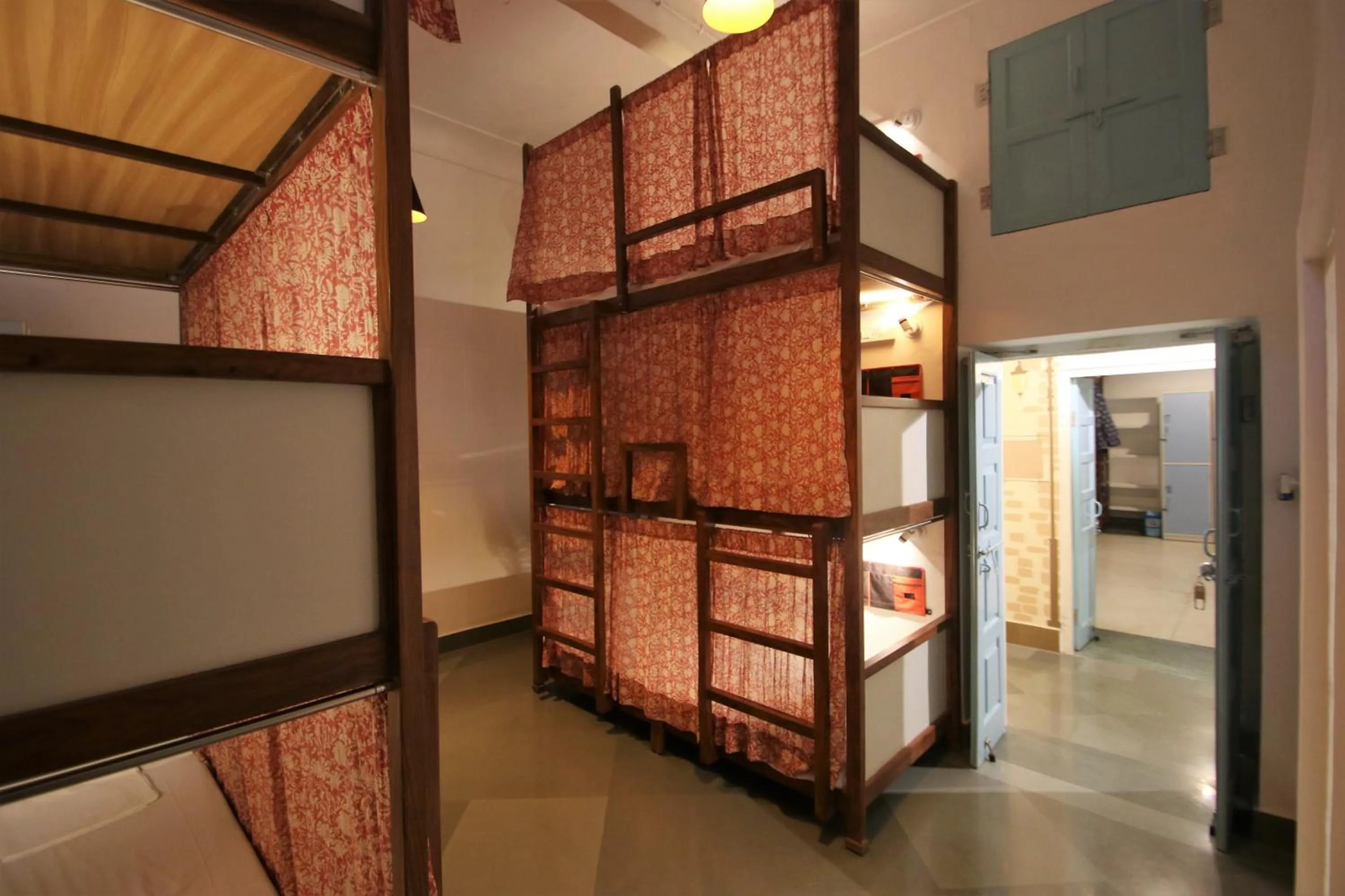 Photo of the whole room, Bed in Jaipur Jantar Hostel