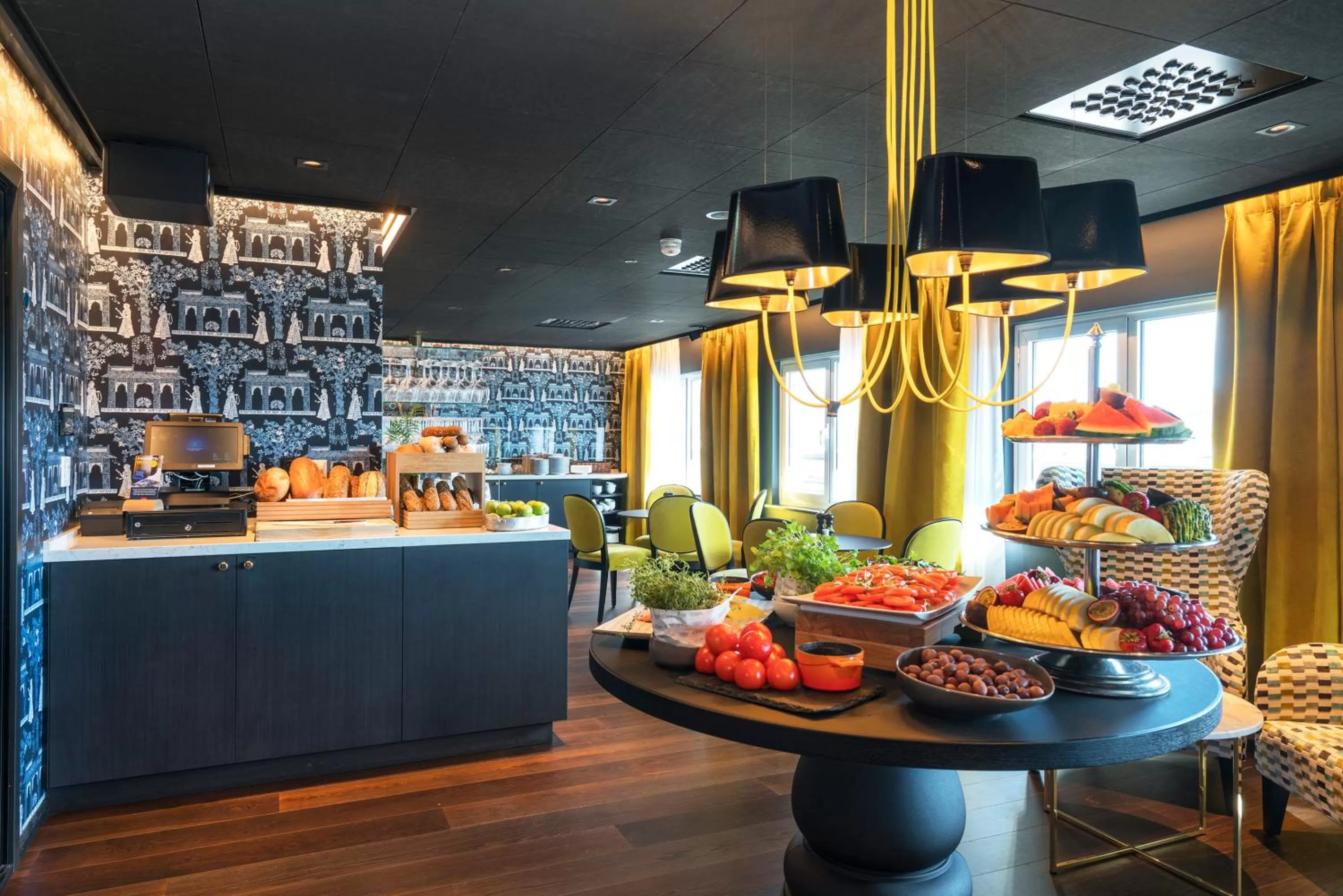 Restaurant/places to eat in Thon Hotel Orion