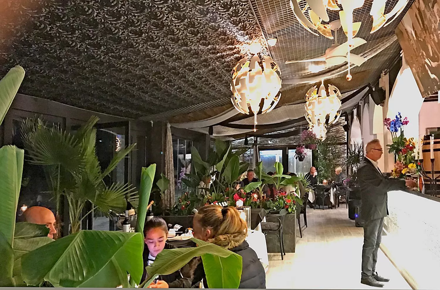 Restaurant/places to eat in Lloyds Beach Club