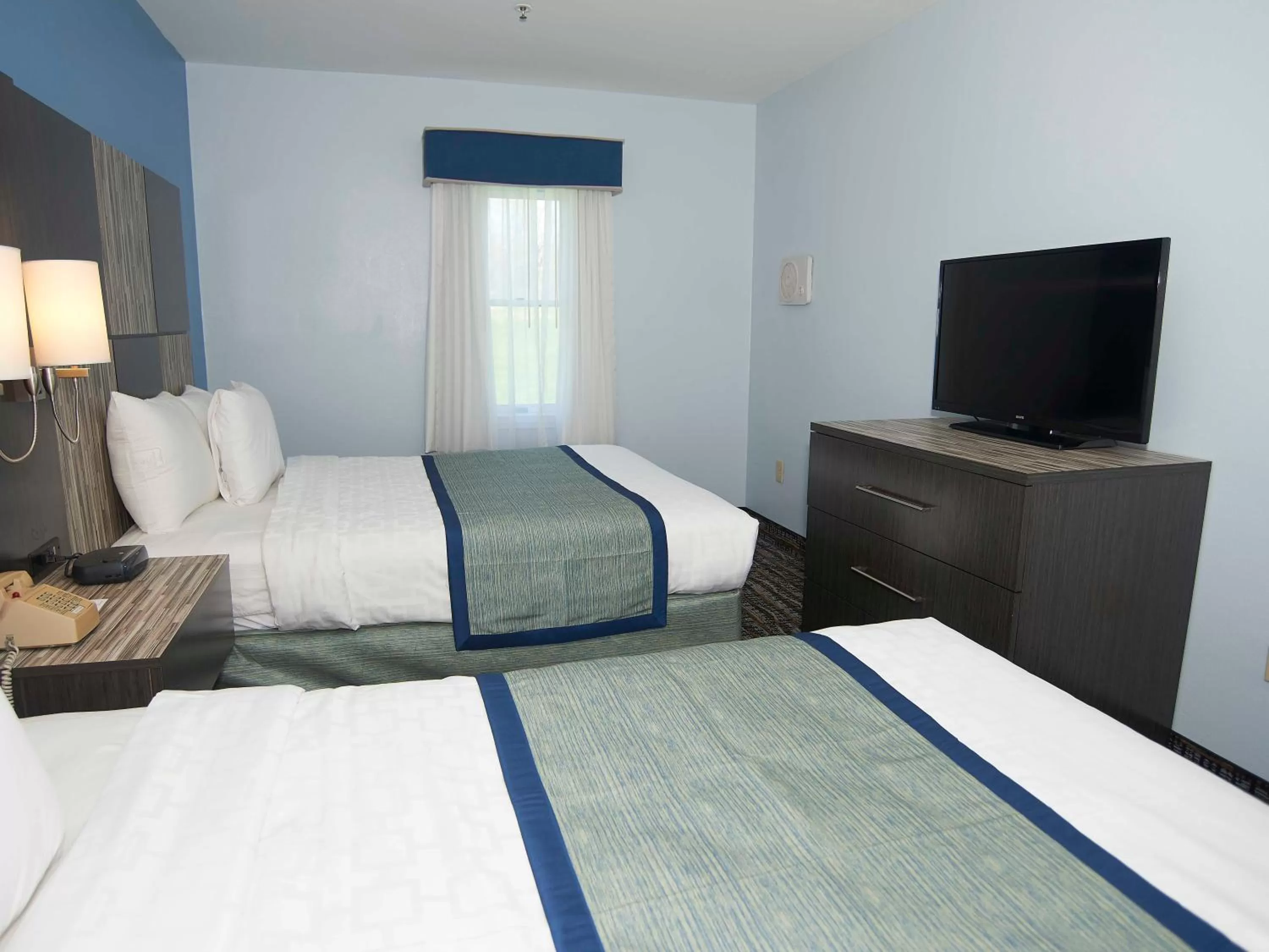 TV and multimedia, Bed in Sandwich Lodge & Resort