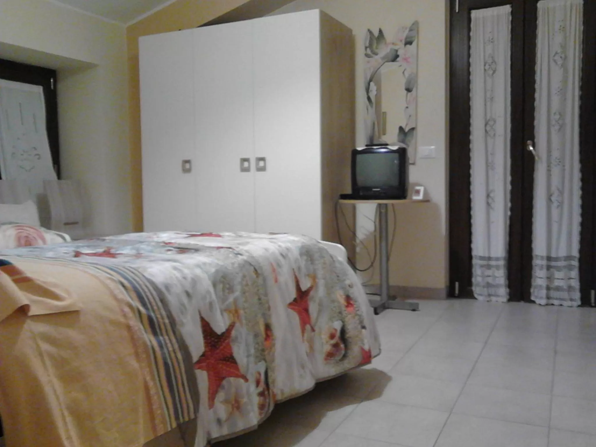 Double or Twin Room with Private Bathroom in Dietro Piazza Maggiore