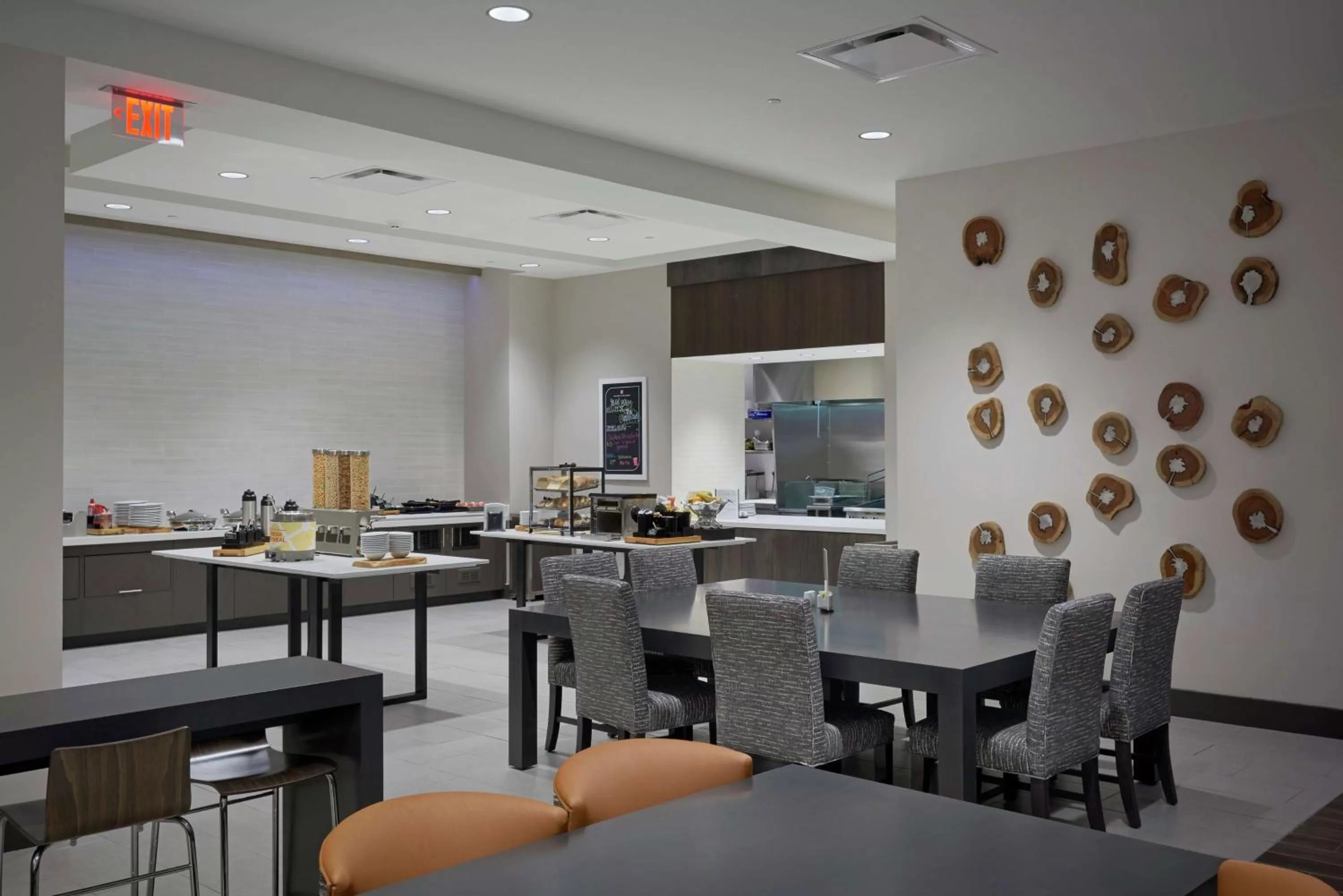Restaurant/places to eat in Hilton Garden Inn Corning Downtown