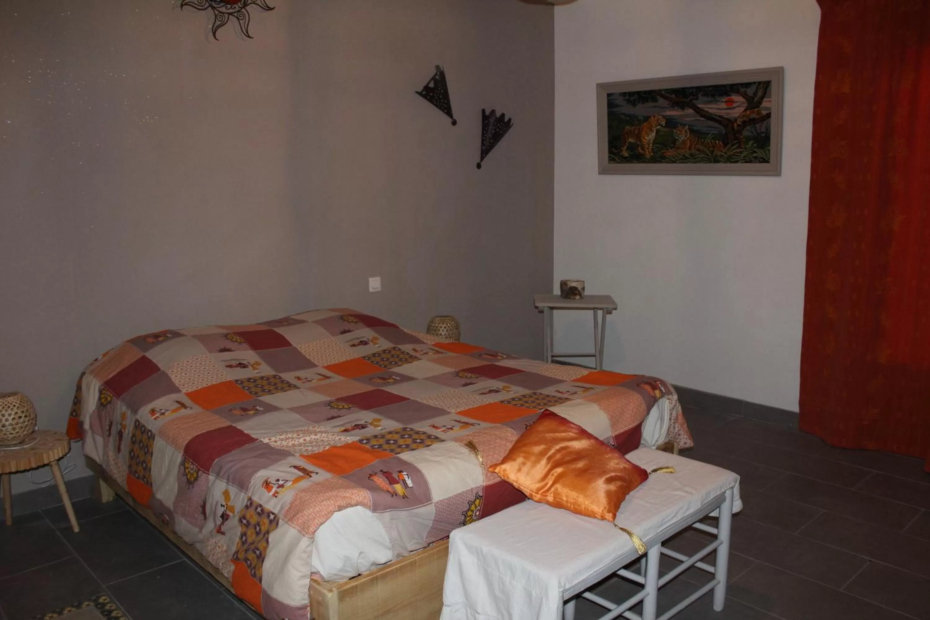 Deluxe Room (2 Adults + 1 Child) in La Sarriette - Chambres d'hôtes et gîte d'étape à Eygalières
