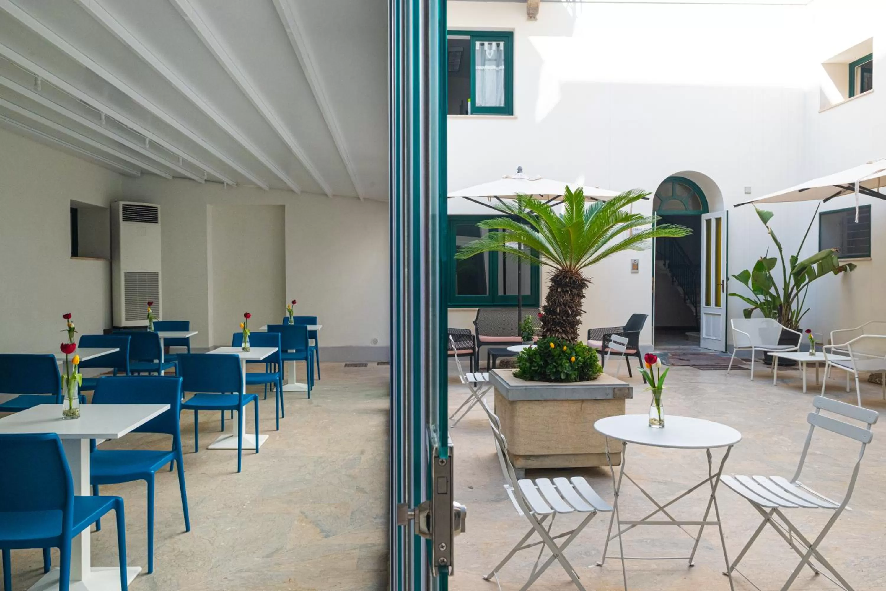 Patio in Historico Loft & Rooms Palazzo Adragna XIX