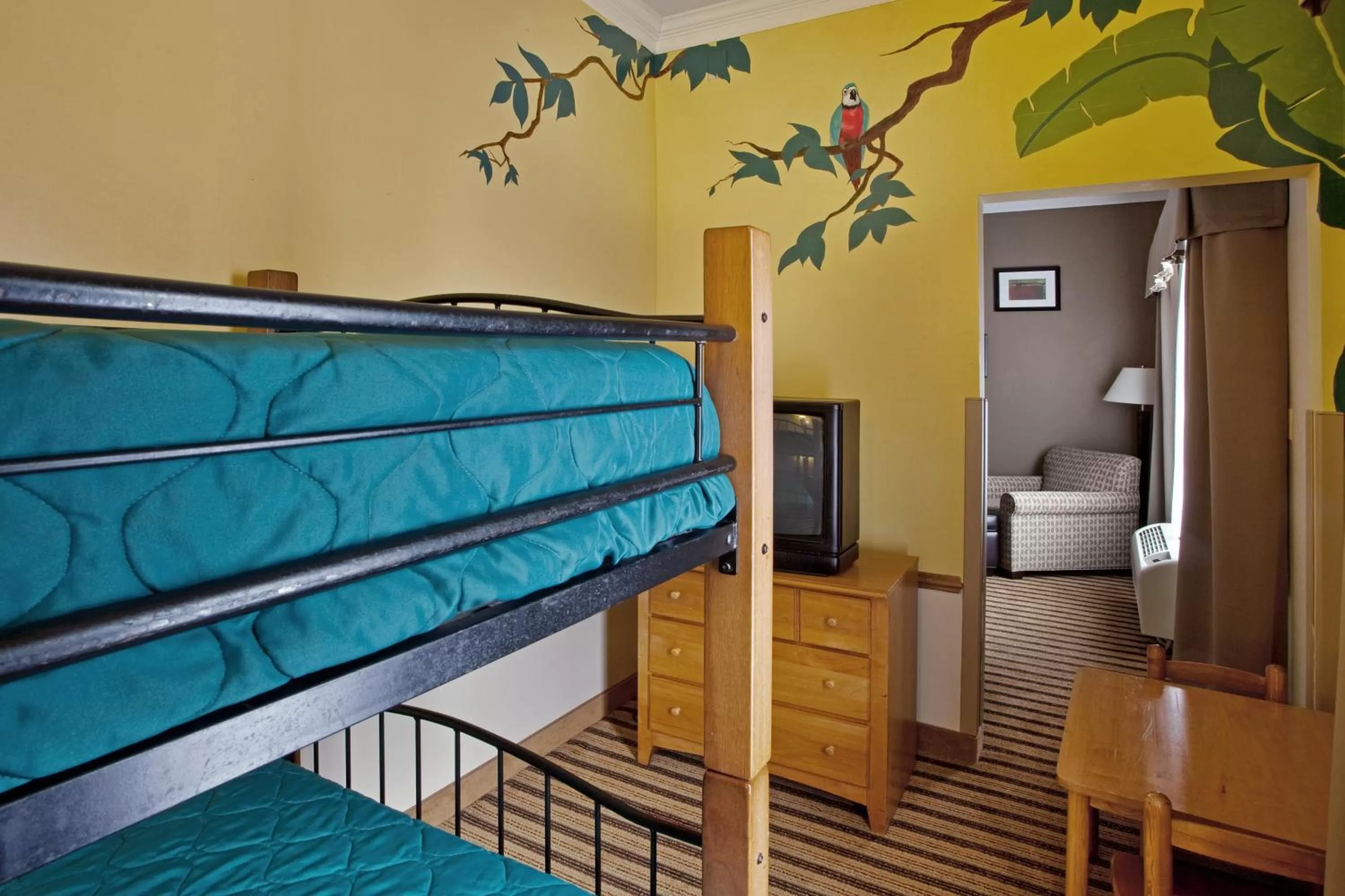 Bedroom, Bed in Holiday Inn Express Hotel & Suites Byron by IHG