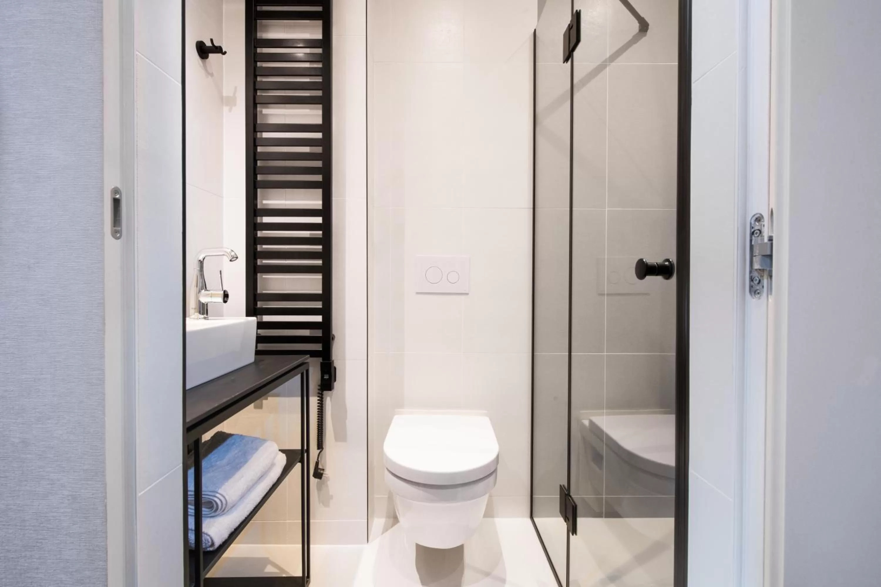 Shower in Hotel Krupnicza 30