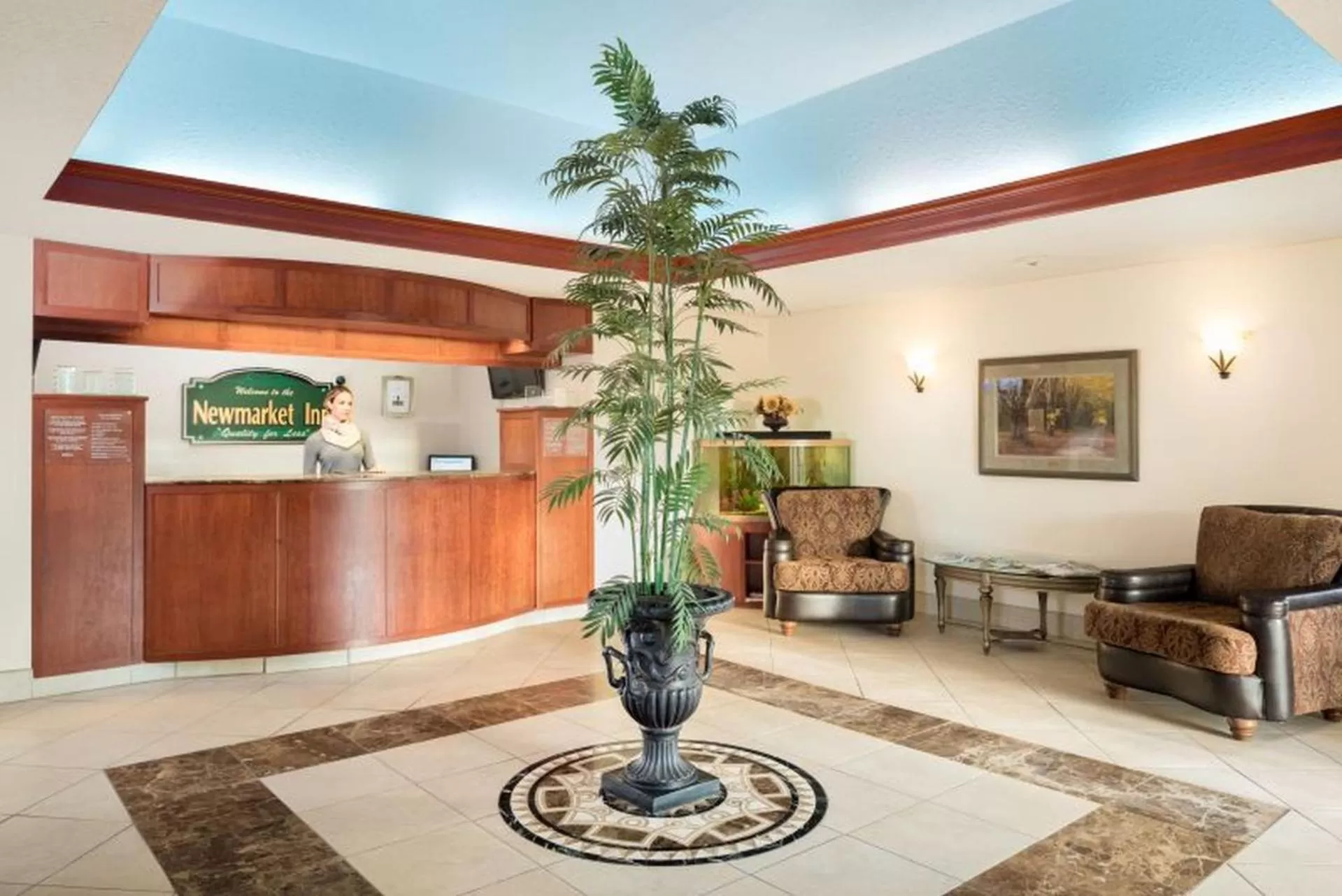 Facade/entrance in Newmarket Inn