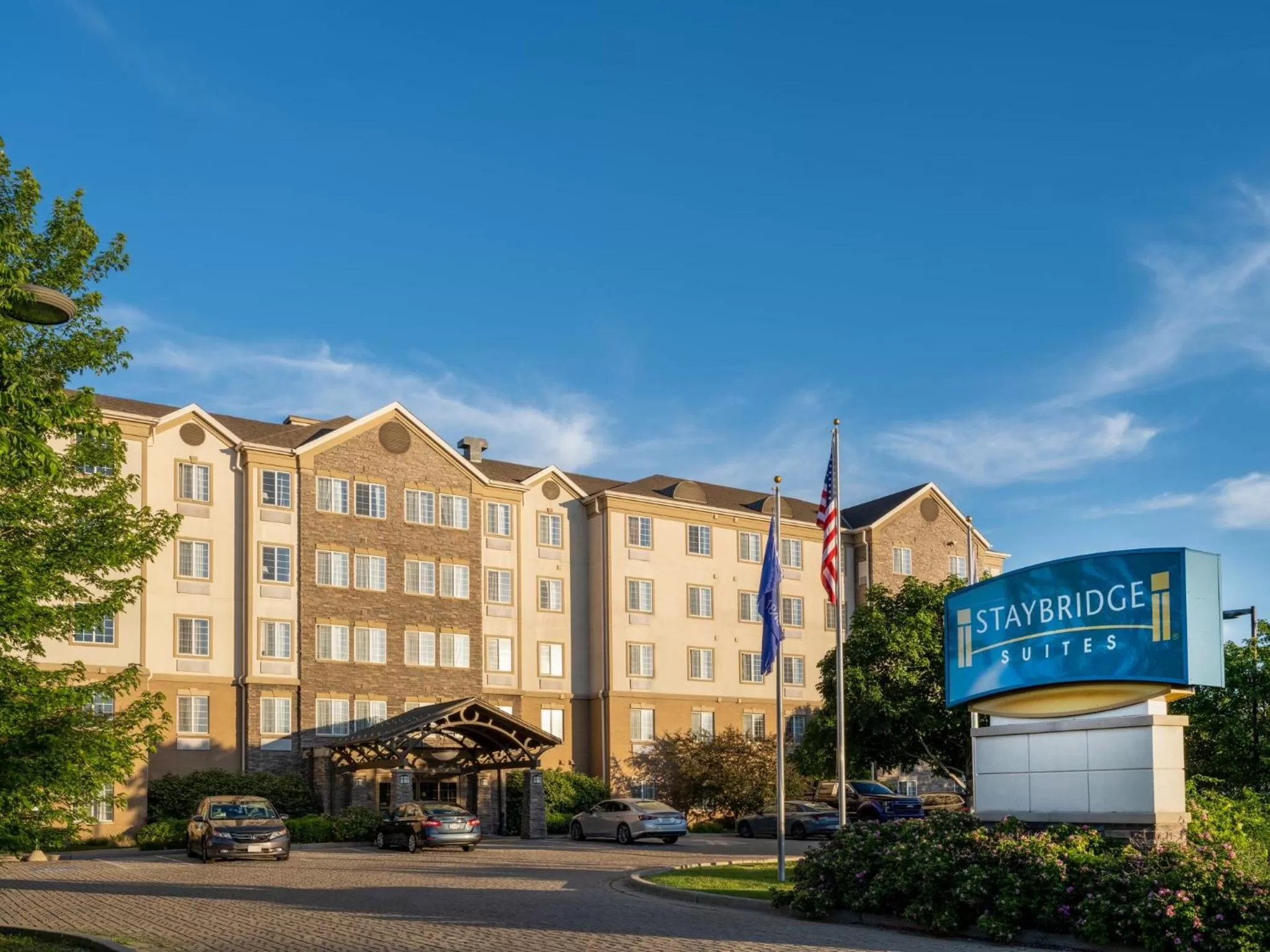 Property building in Staybridge Suites Milwaukee Airport South by IHG