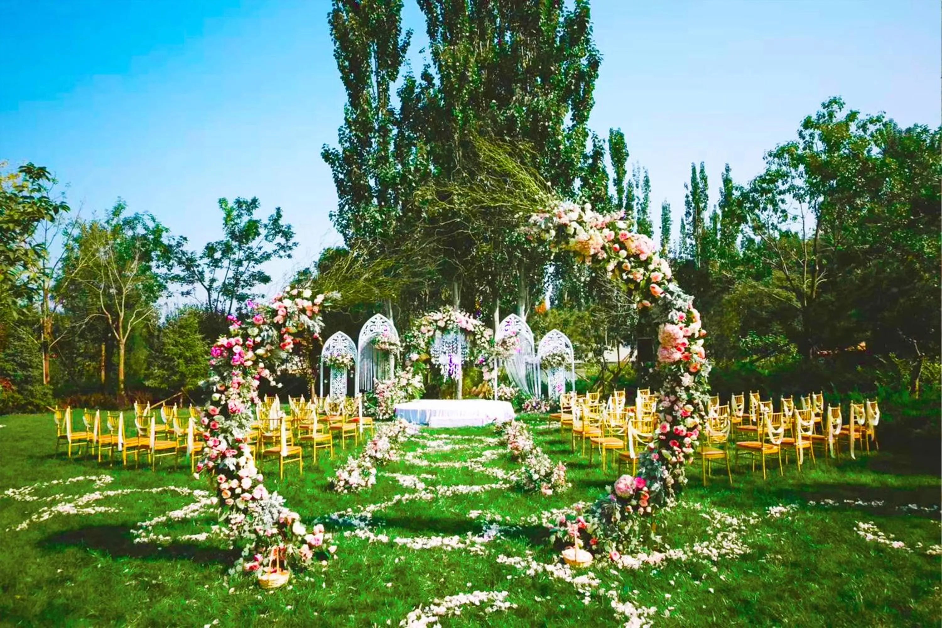 Meeting/conference room in Holiday Inn Beijing Shijingshan Parkview by IHG