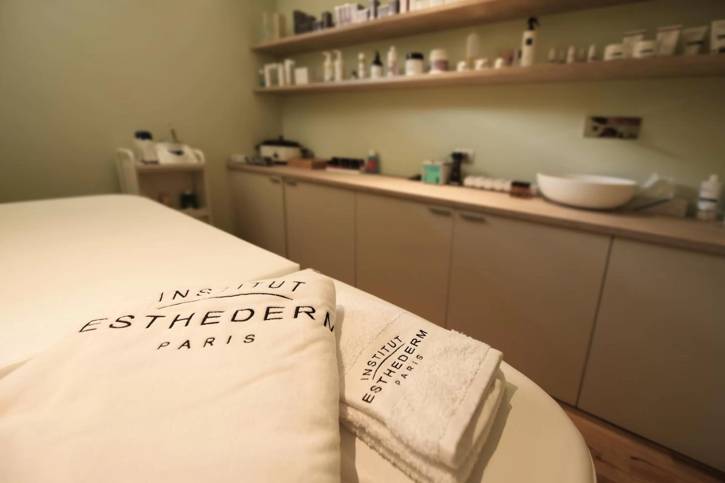 Massage, Bed in Dolomeet Boutique Hotel