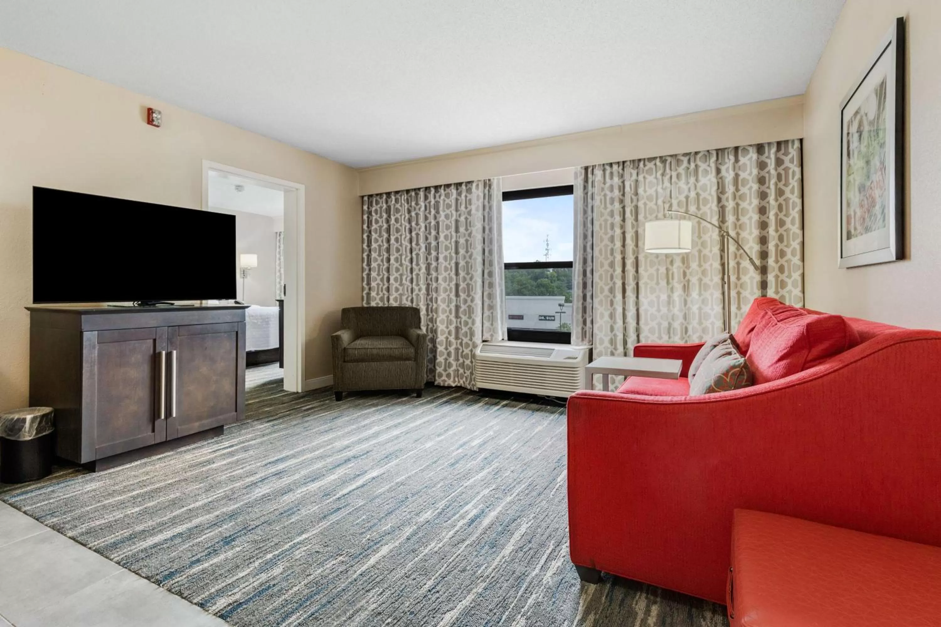 Bedroom in Hampton Inn & Suites Memphis-Wolfchase Galleria