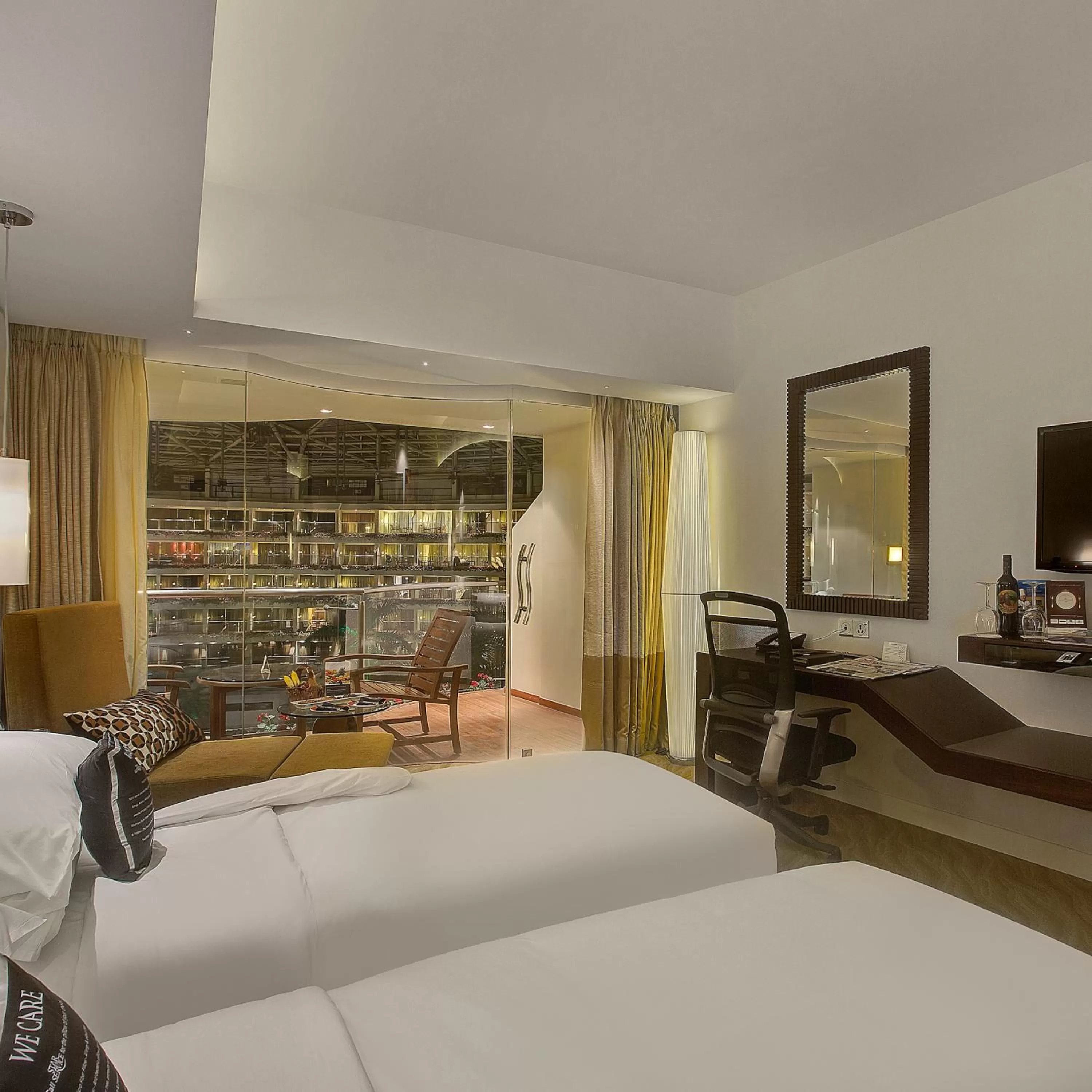 Photo of the whole room, Bed in Hotel Sahara Star
