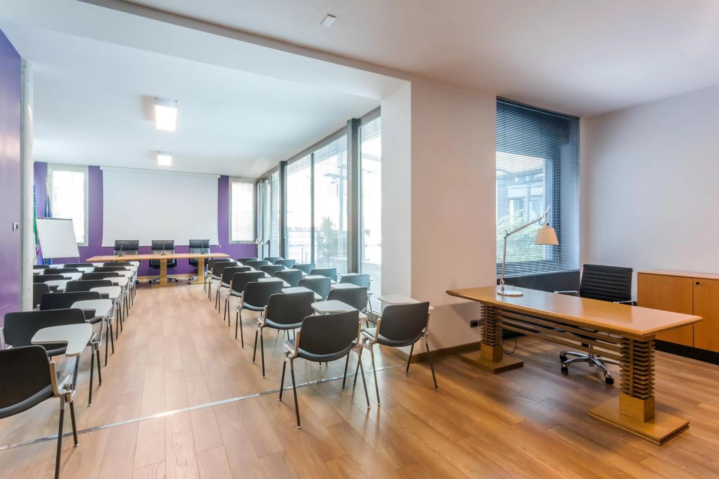 Business facilities in Best Western Plus Executive Hotel and Suites