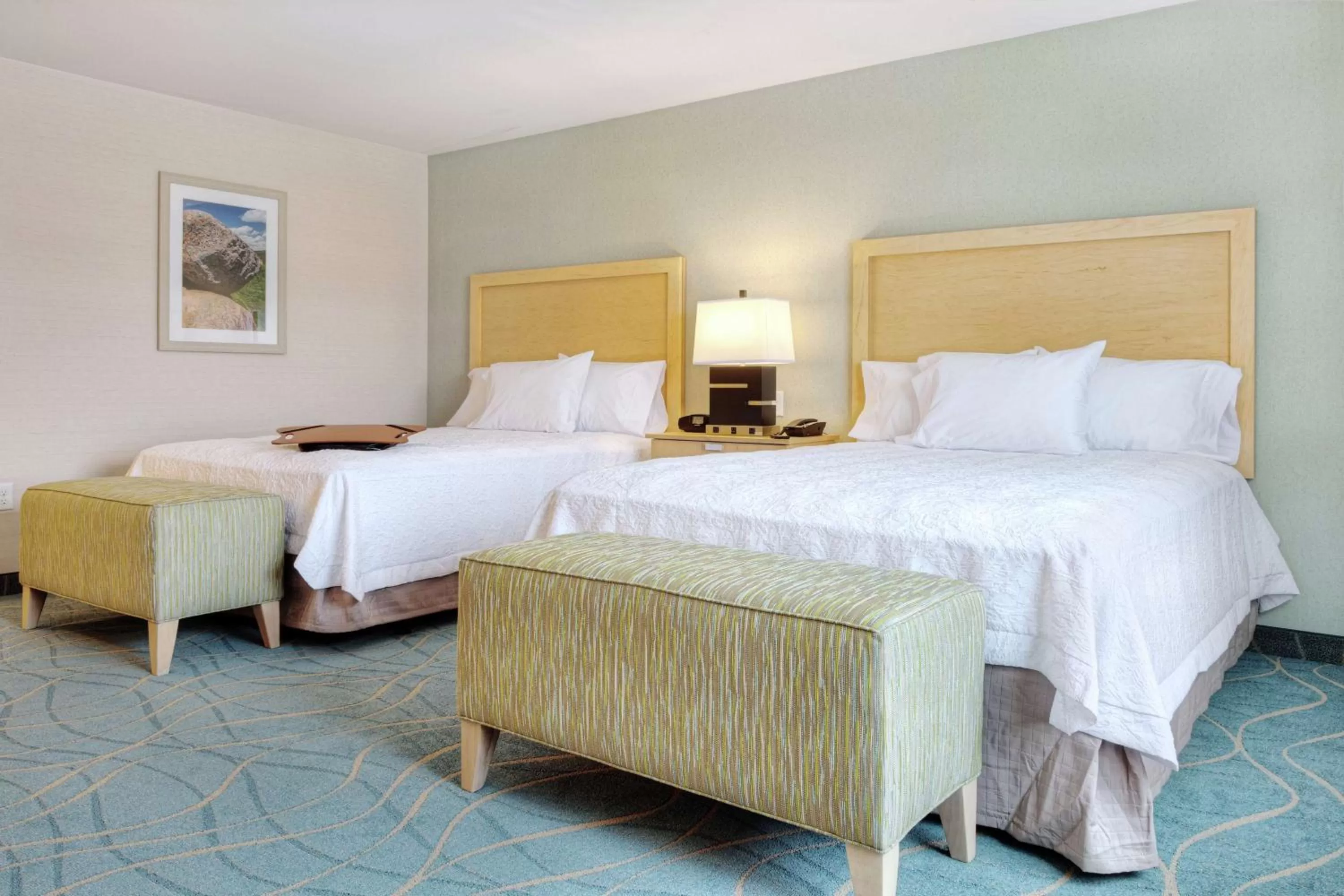 Living room, Bed in Hampton Inn Bar Harbor