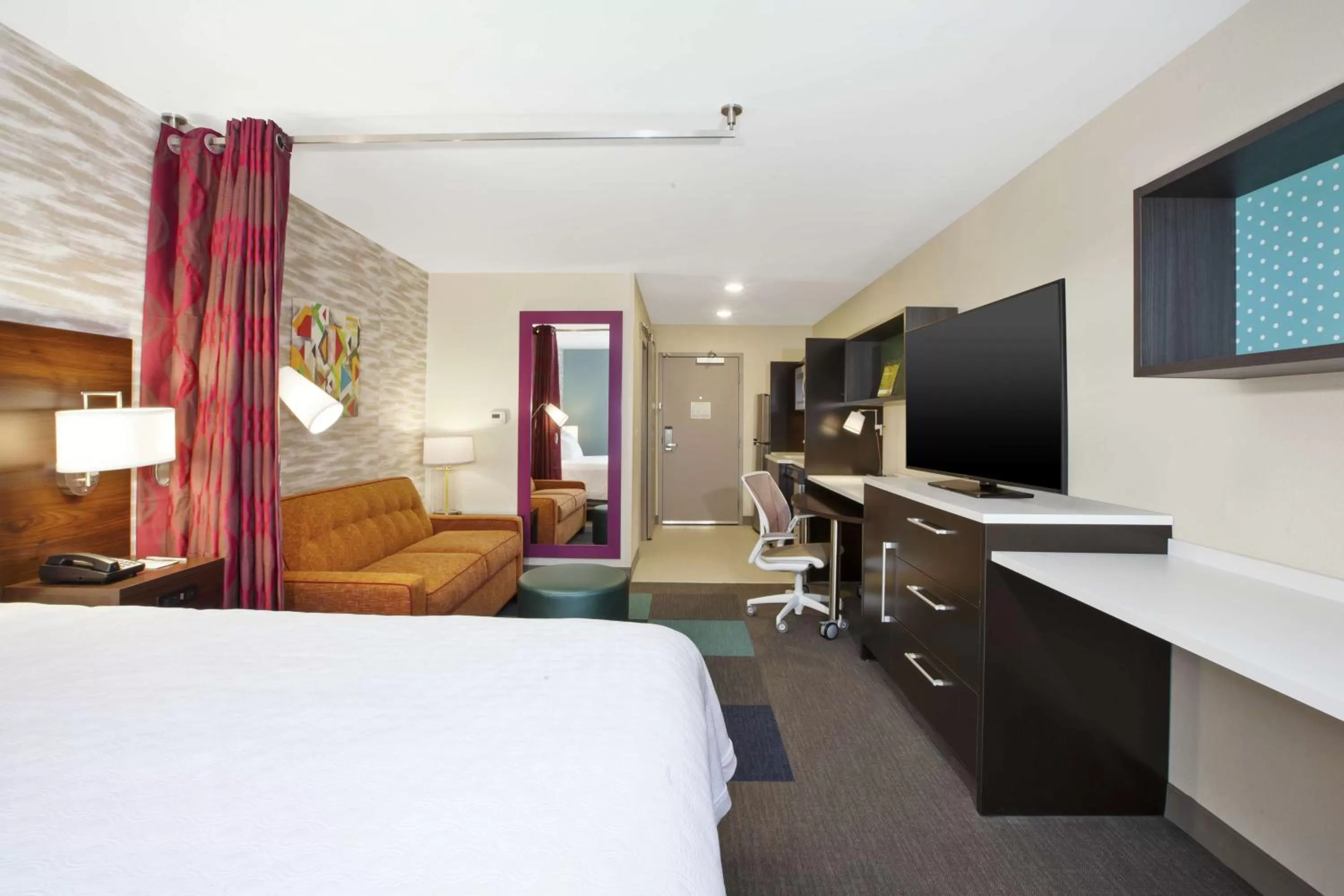 Bedroom, Bed in Home2 Suites By Hilton West Bloomfield, Mi