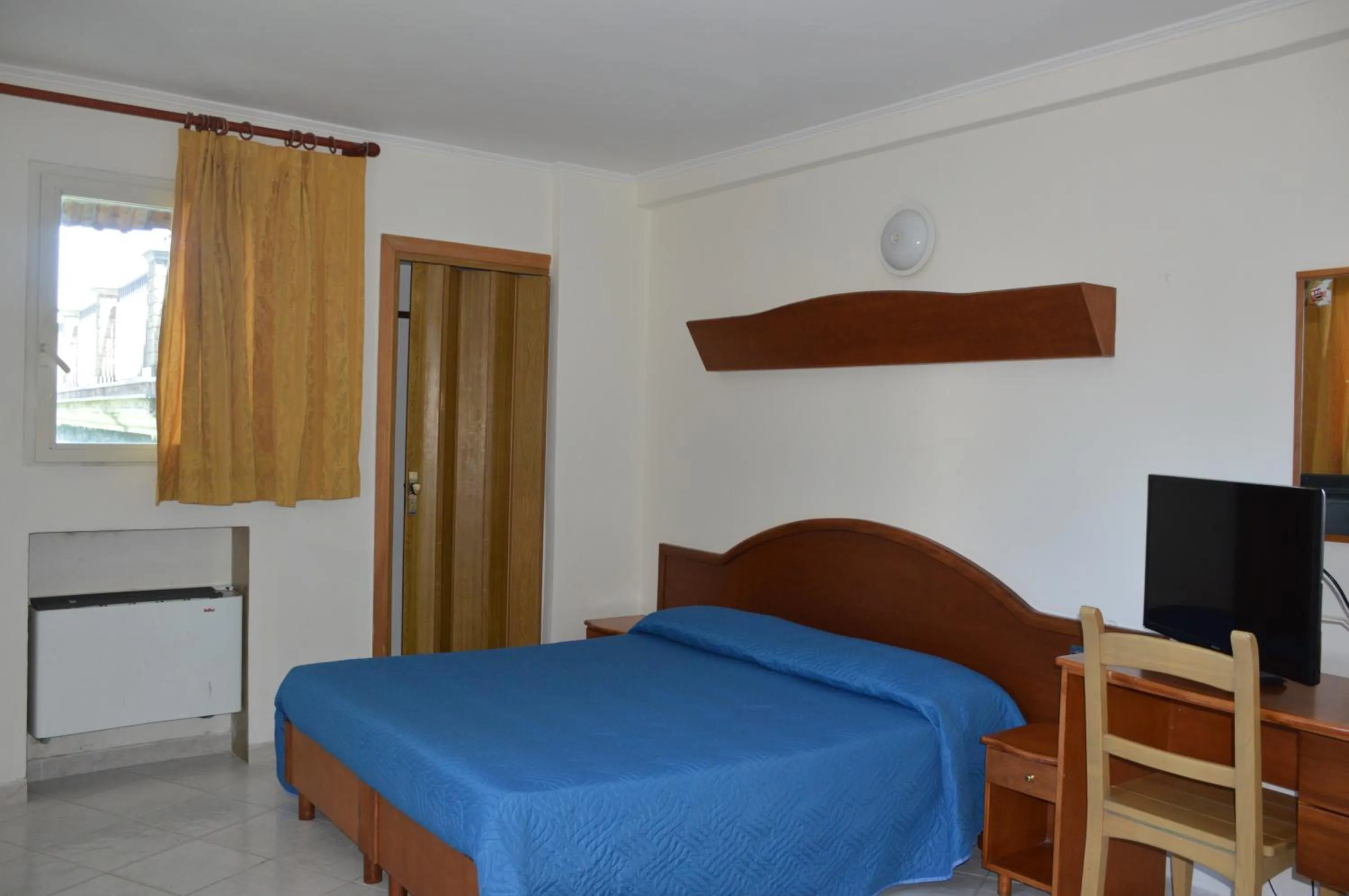 Bed in HR Hotel & Spa