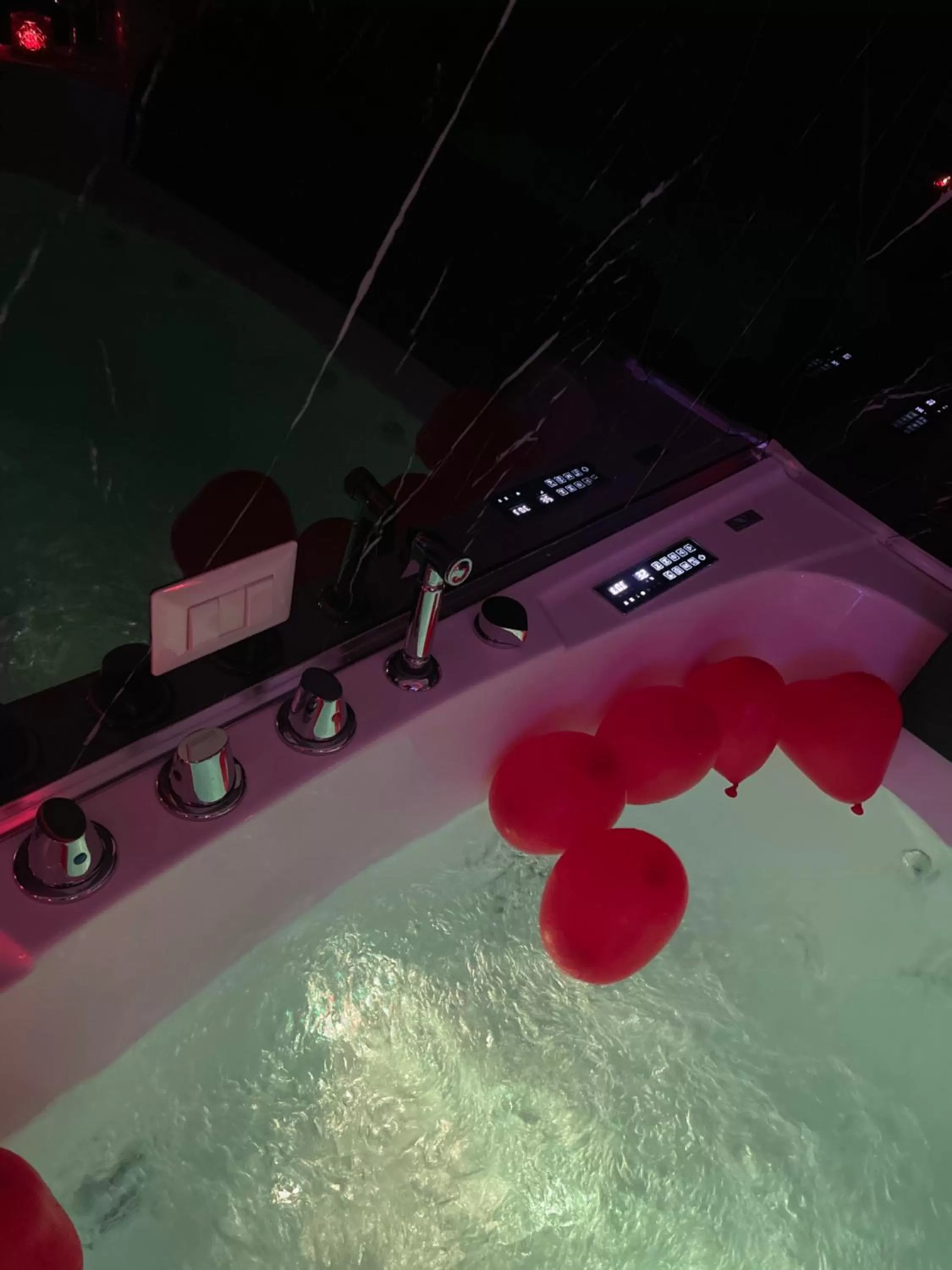 Bathroom in Due Cuori Suite con vasca idromassaggi