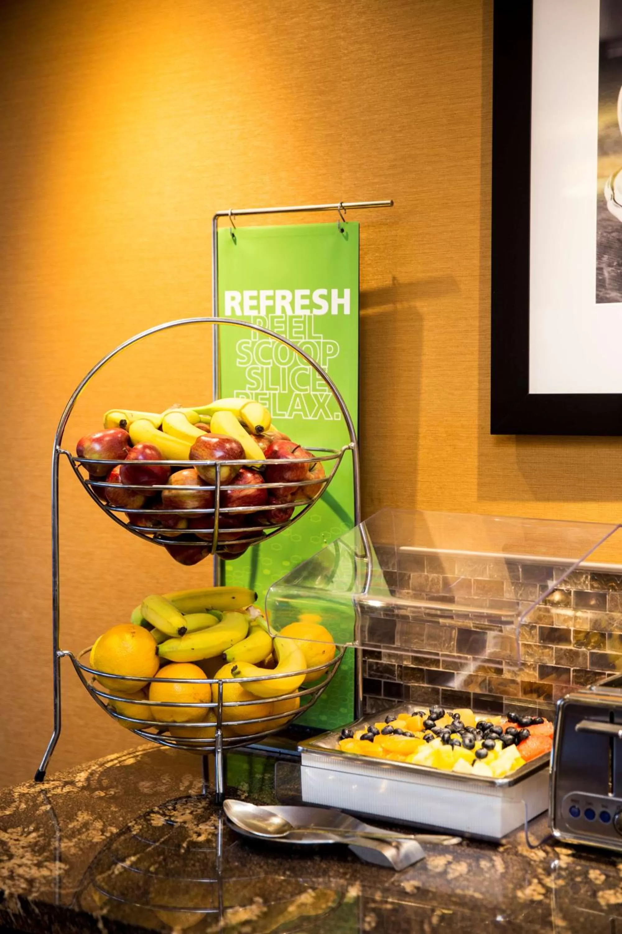 Dining area in Hampton Inn Philadelphia-Airport