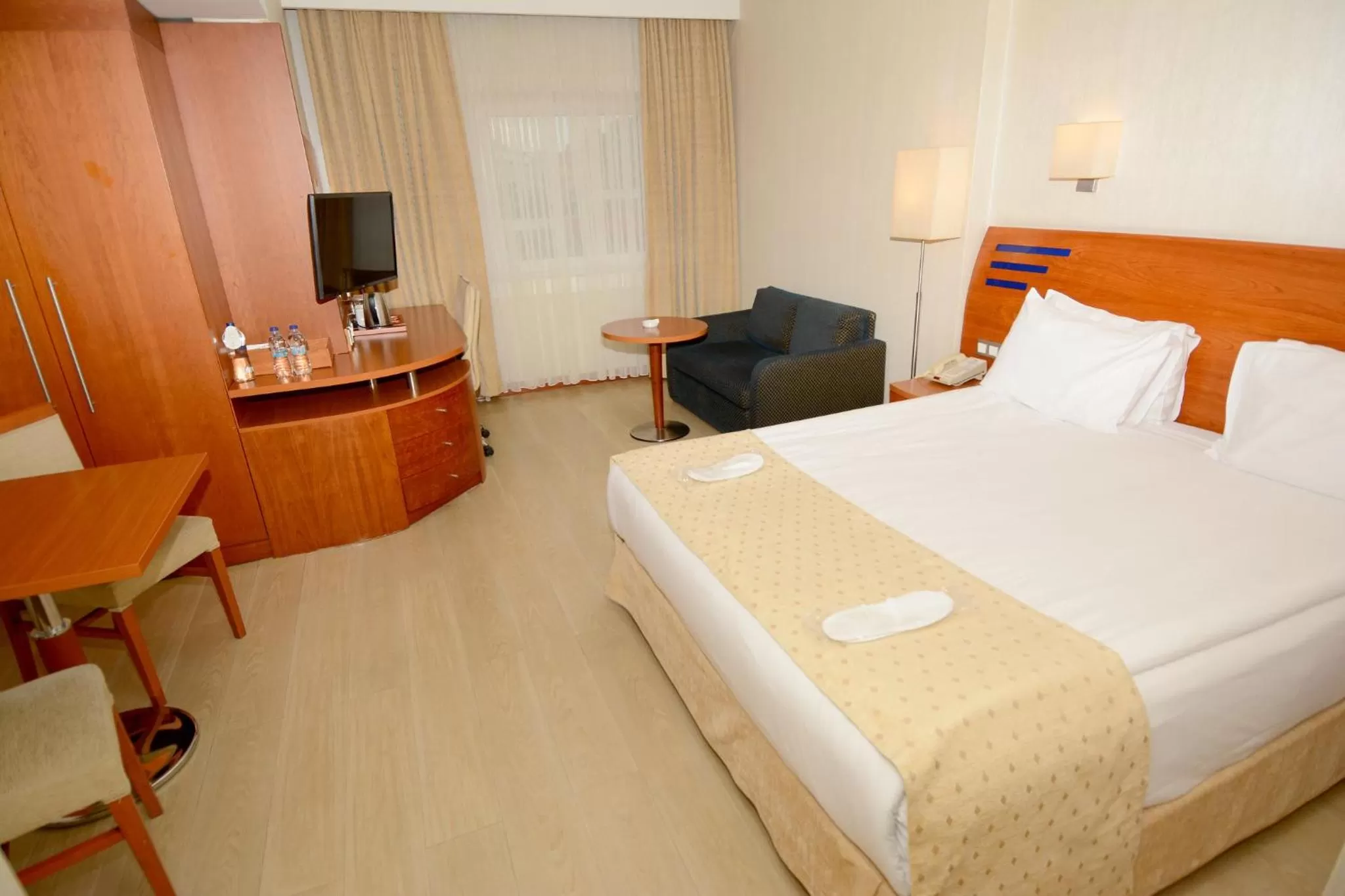 Photo of the whole room, Bed in Holiday Inn Istanbul City by IHG