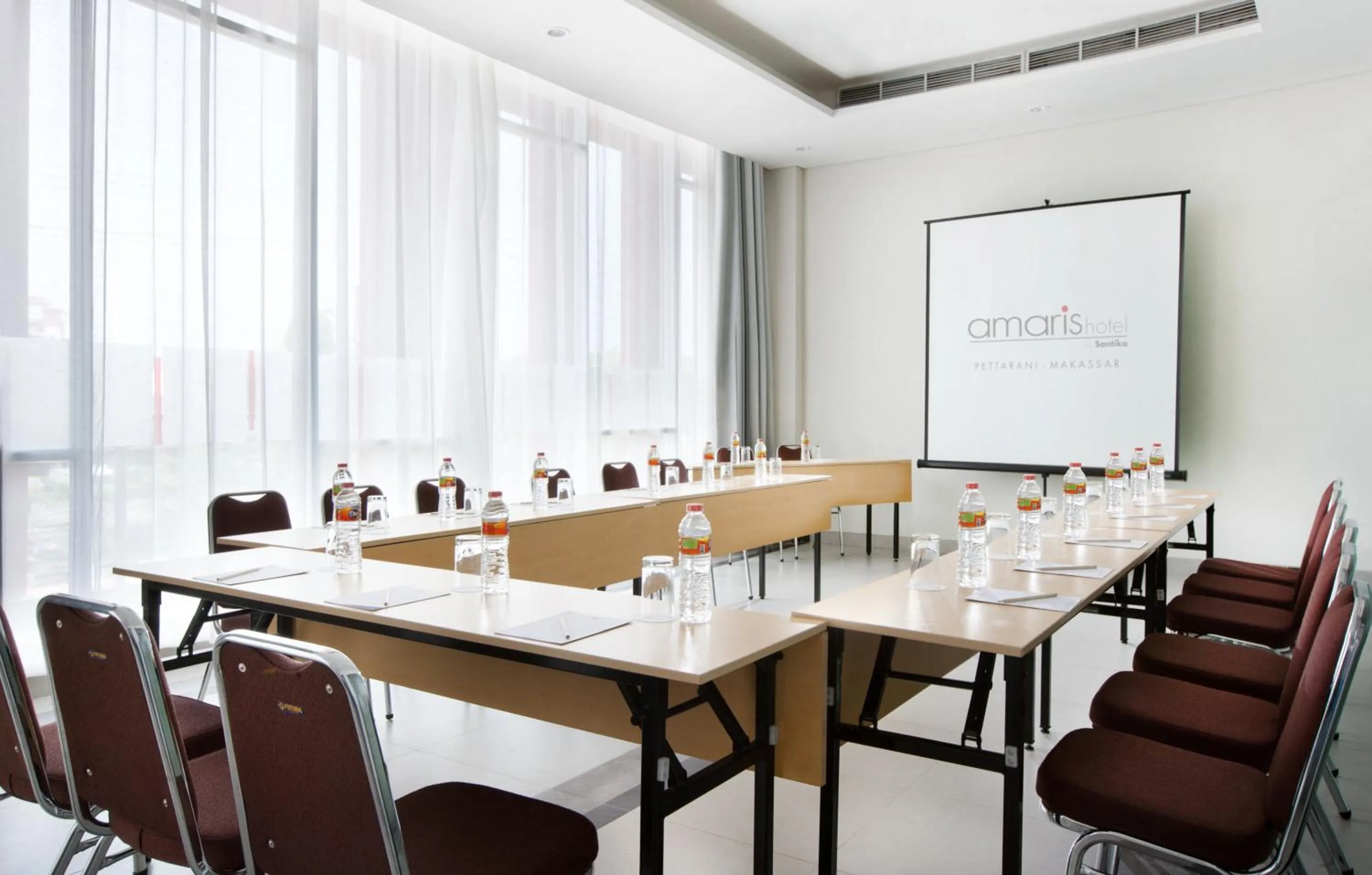 Meeting/conference room in Amaris Hotel Pettarani - Makassar