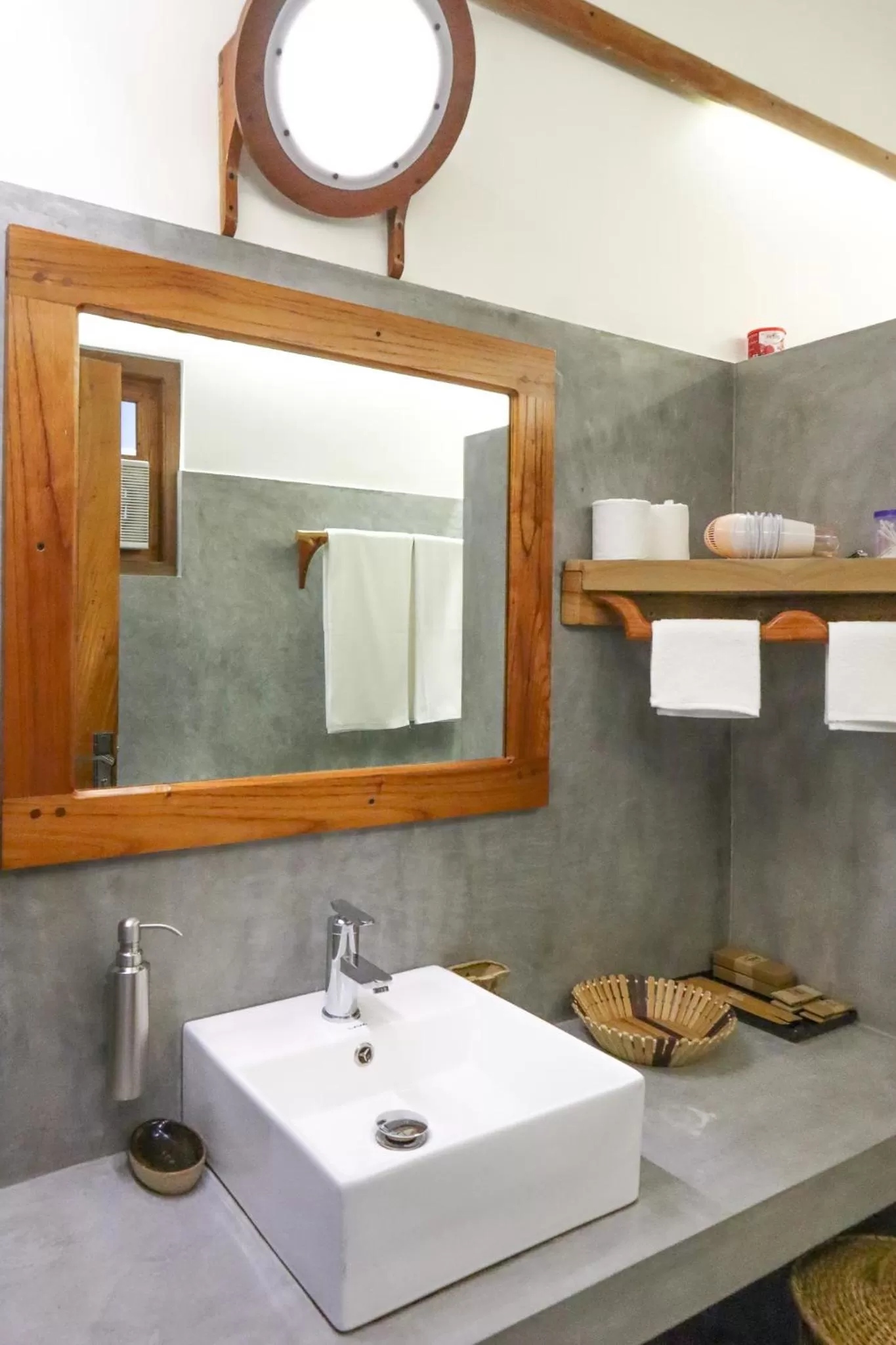 Bathroom in The One Ella