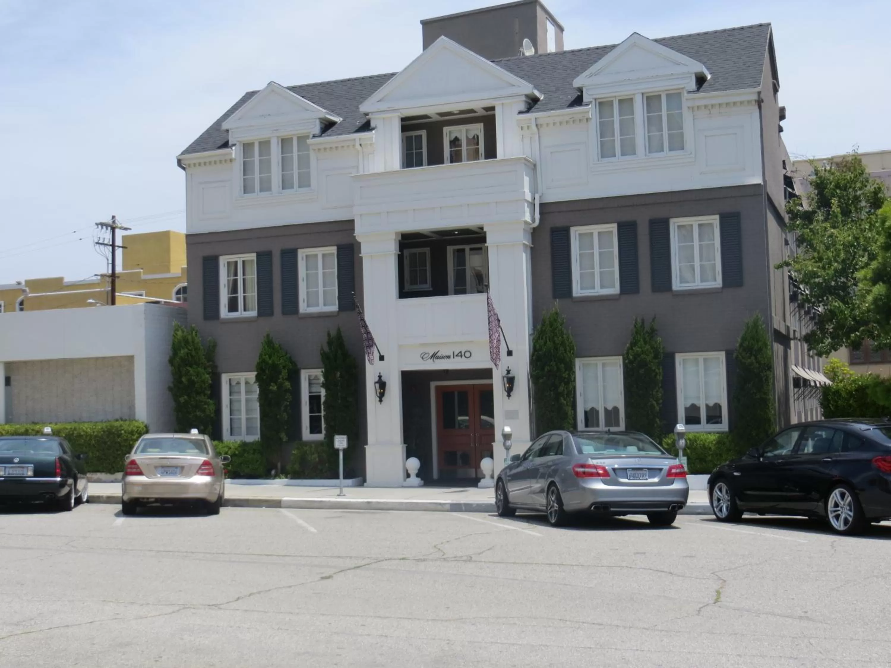Facade/entrance in Maison 140 Beverly Hills