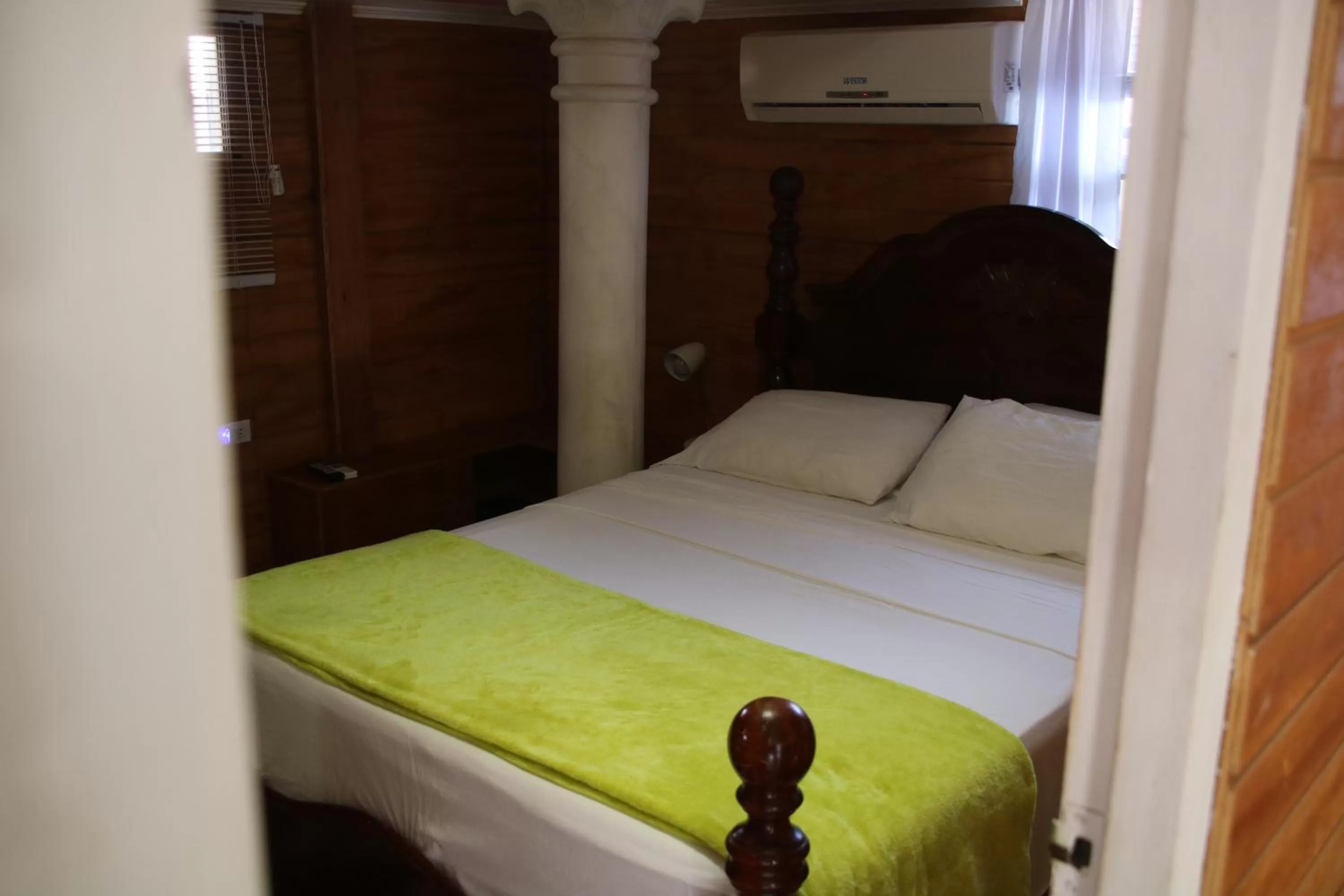 Bed in Coral Reef Beach