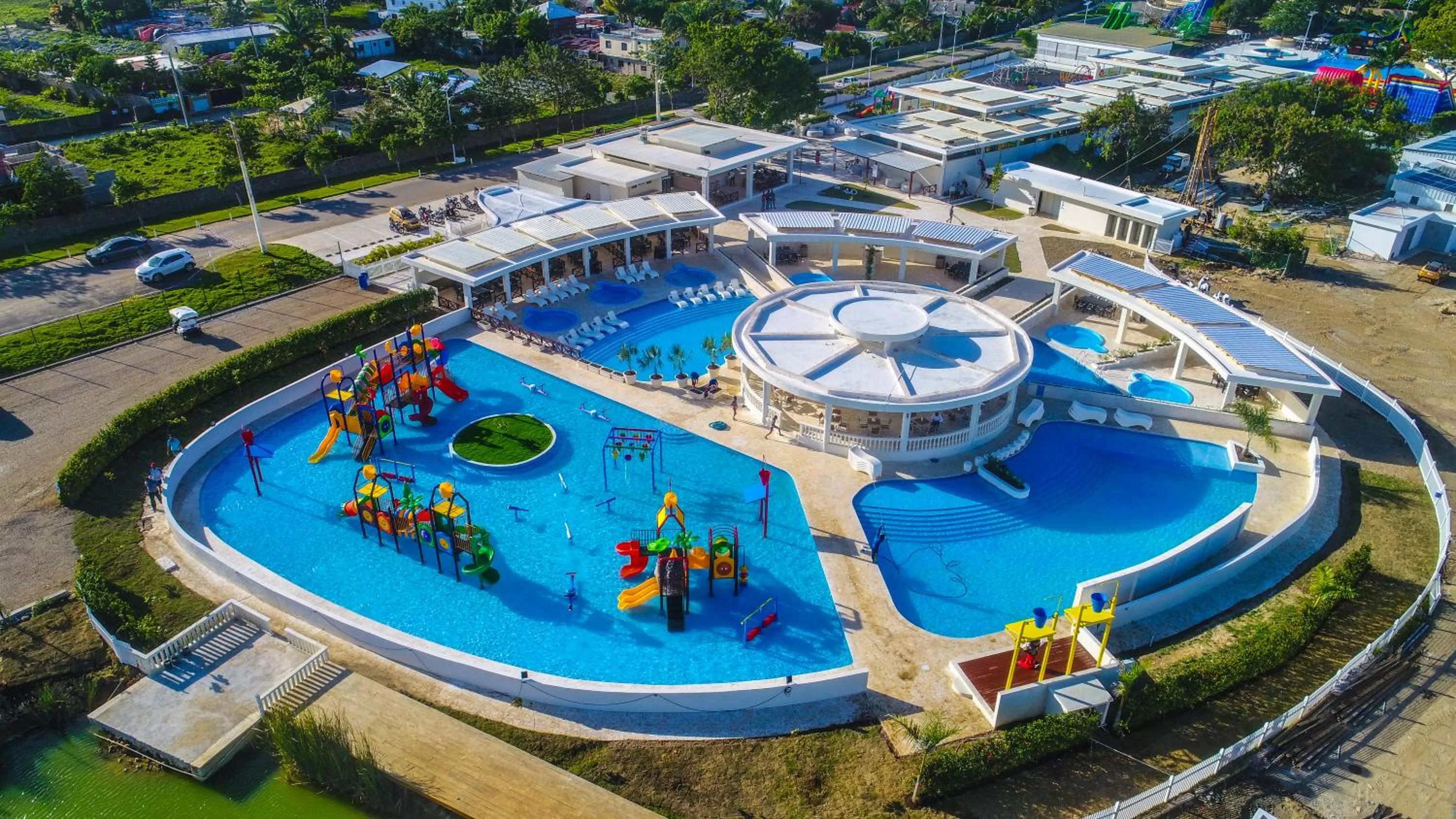 Restaurant/places to eat, Pool View in Ocean Village Deluxe Resort & Spa