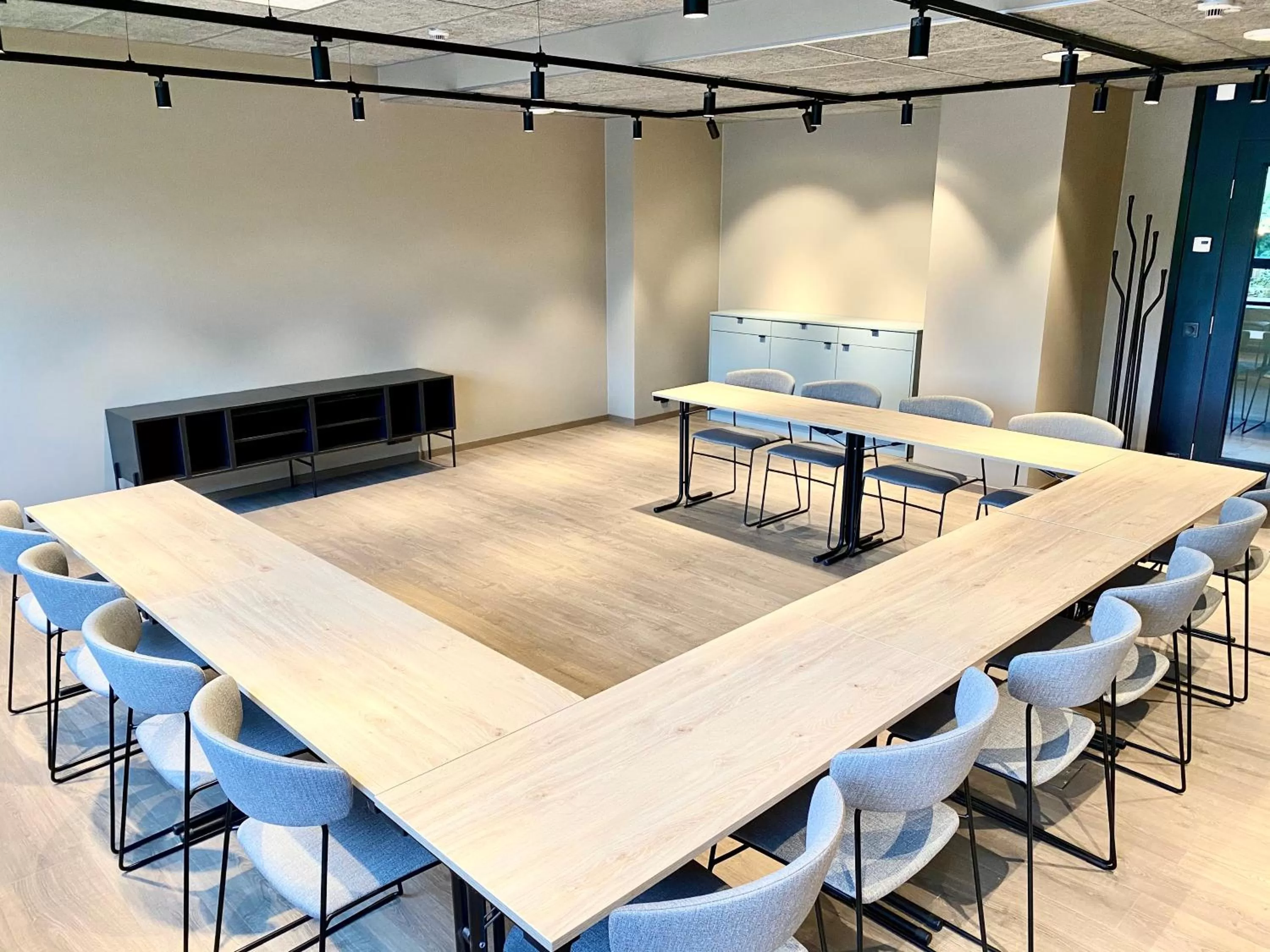 Meeting/conference room in Skyline Airport Hotel