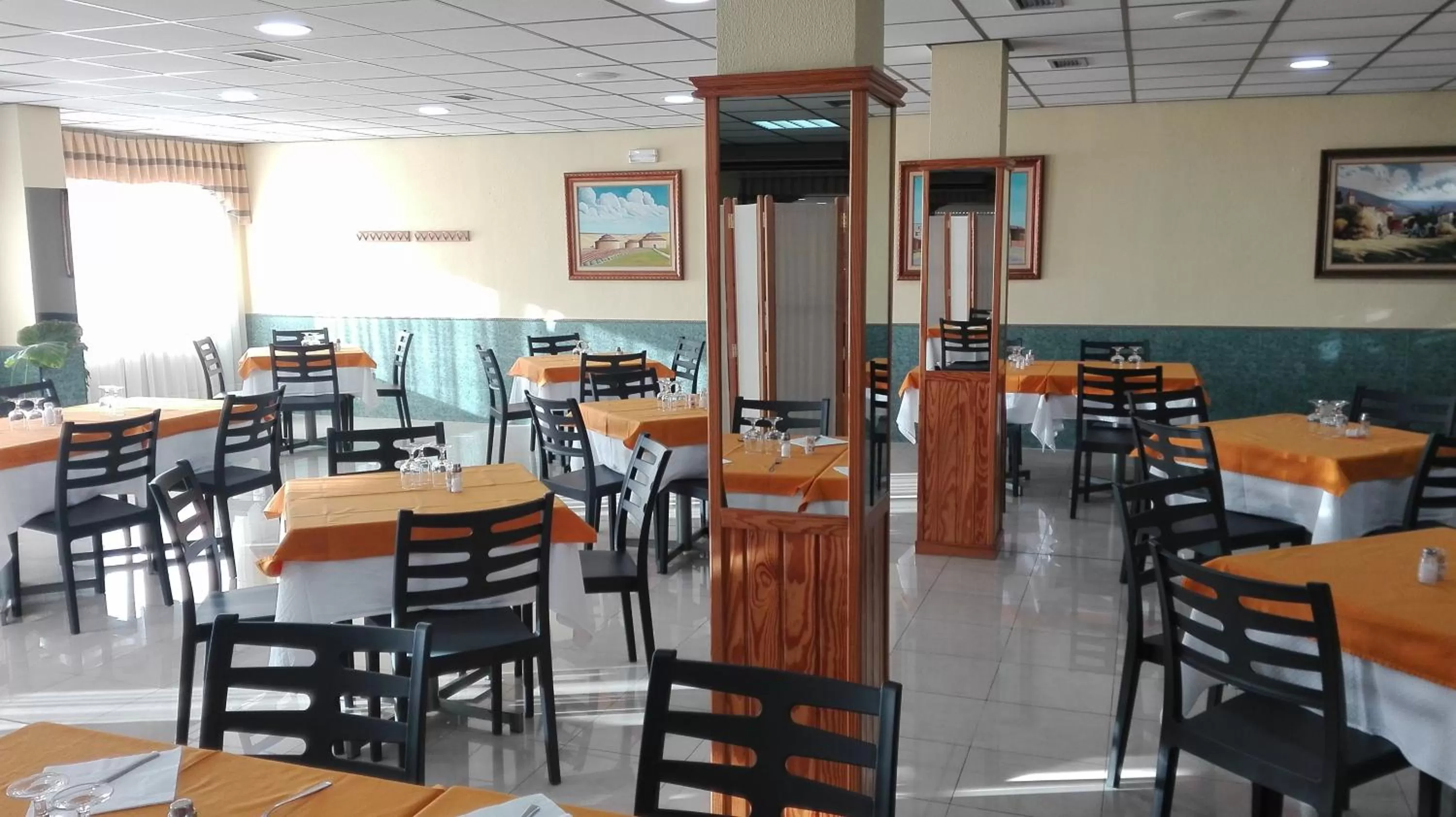 Restaurant/places to eat in Hostal Athlanta