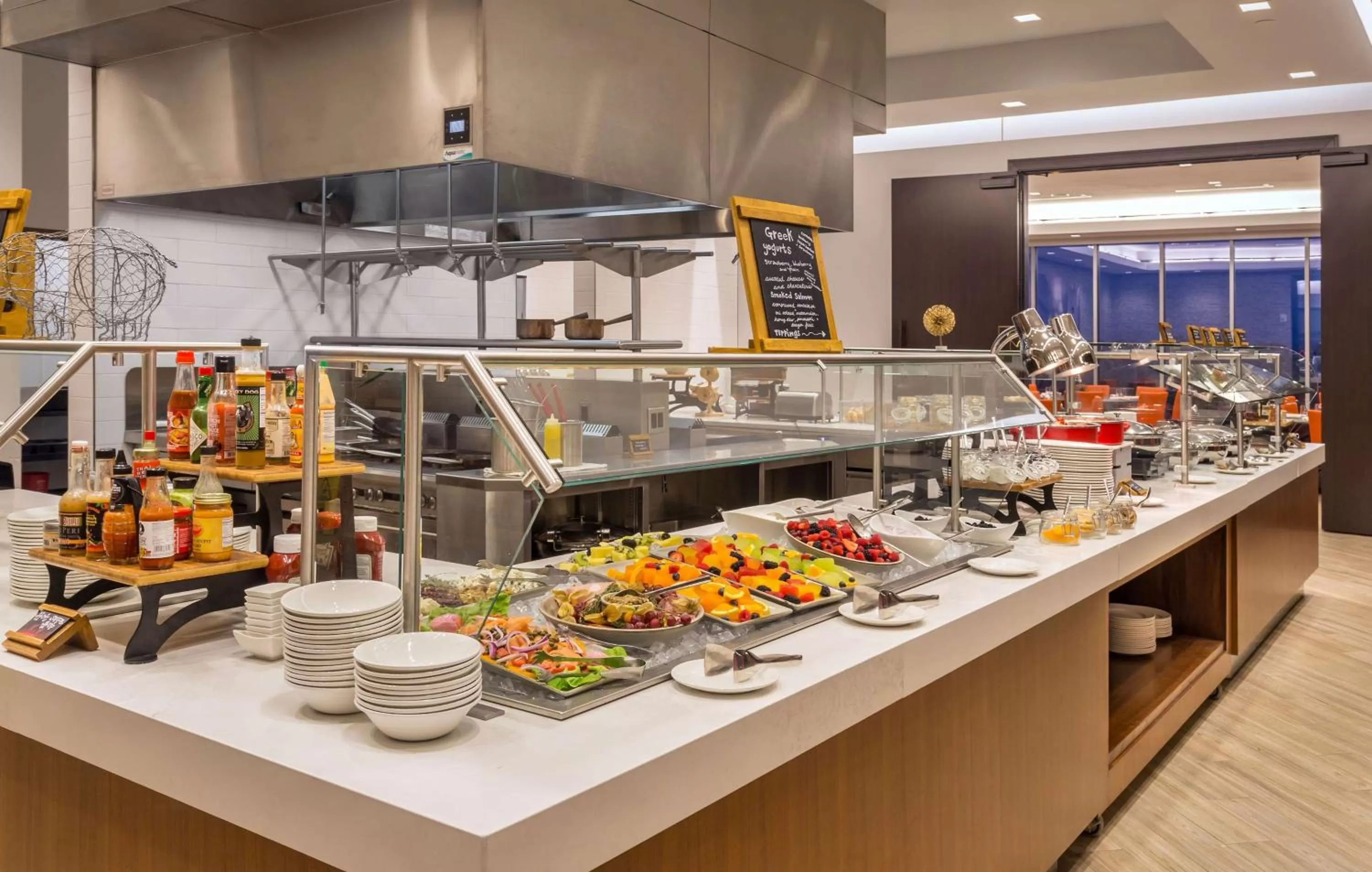 Restaurant/places to eat in The Summit Hotel